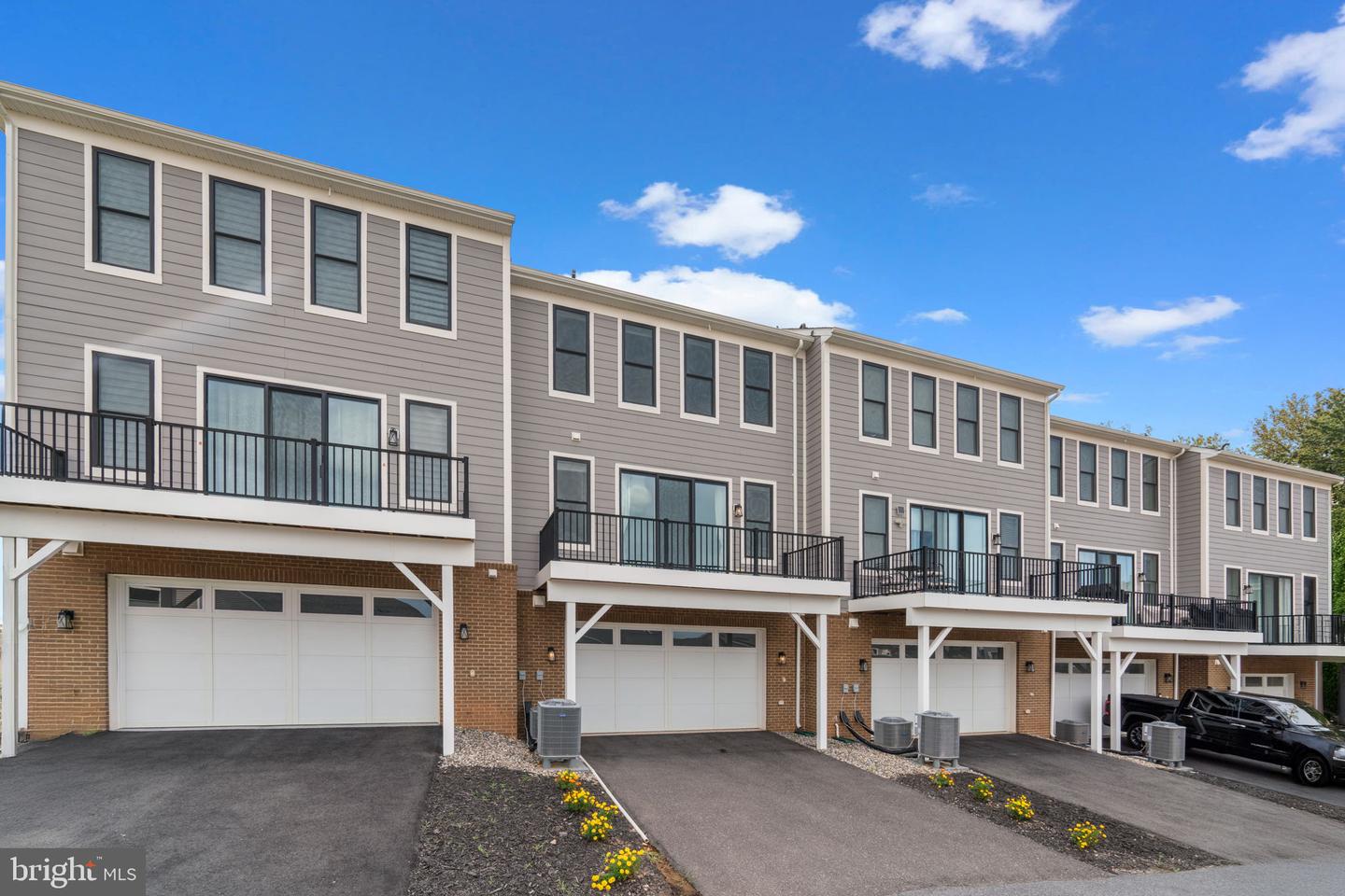 Ellicott City, Maryland, 21042, United States, 3 Bedrooms Bedrooms, ,4 BathroomsBathrooms,Residential,For Sale,1933185