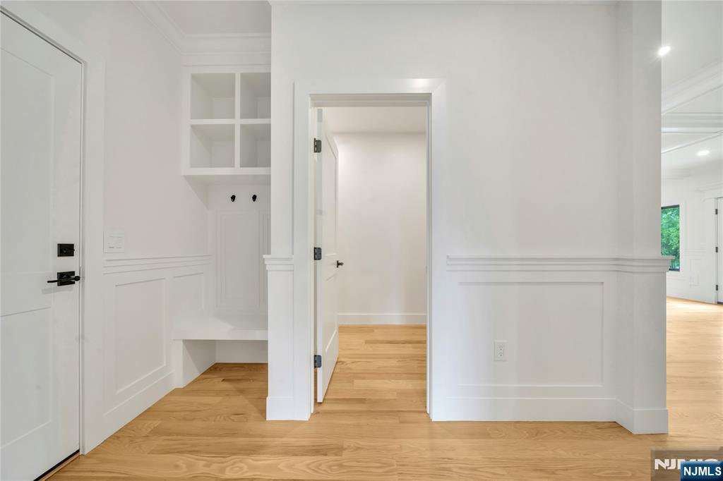 Northvale, New Jersey, 07647, United States, 6 Bedrooms Bedrooms, ,6 BathroomsBathrooms,Residential,For Sale,2003296