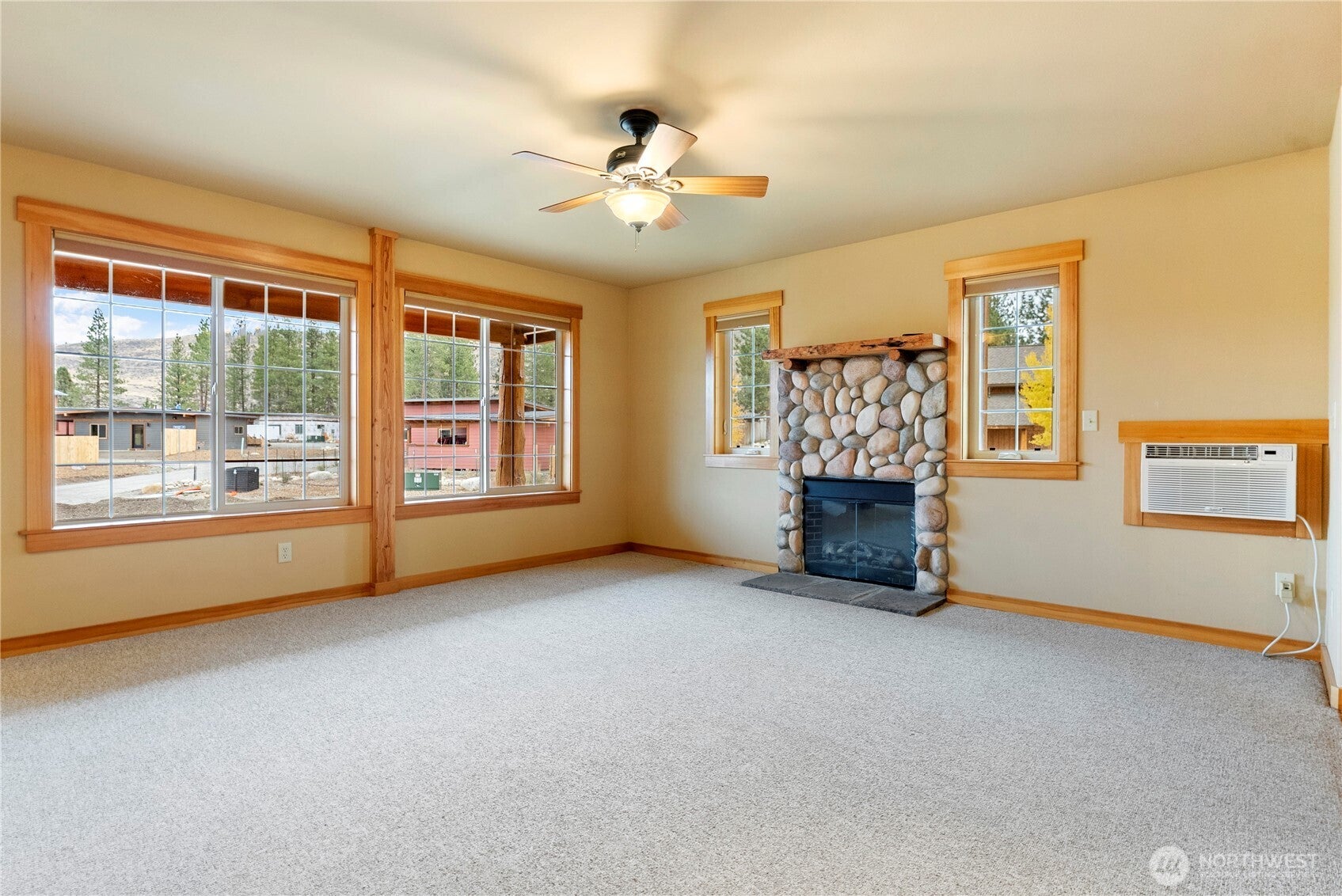 Winthrop, Washington, 98862, United States, 3 Bedrooms Bedrooms, ,3 BathroomsBathrooms,Residential,For Sale,1997412