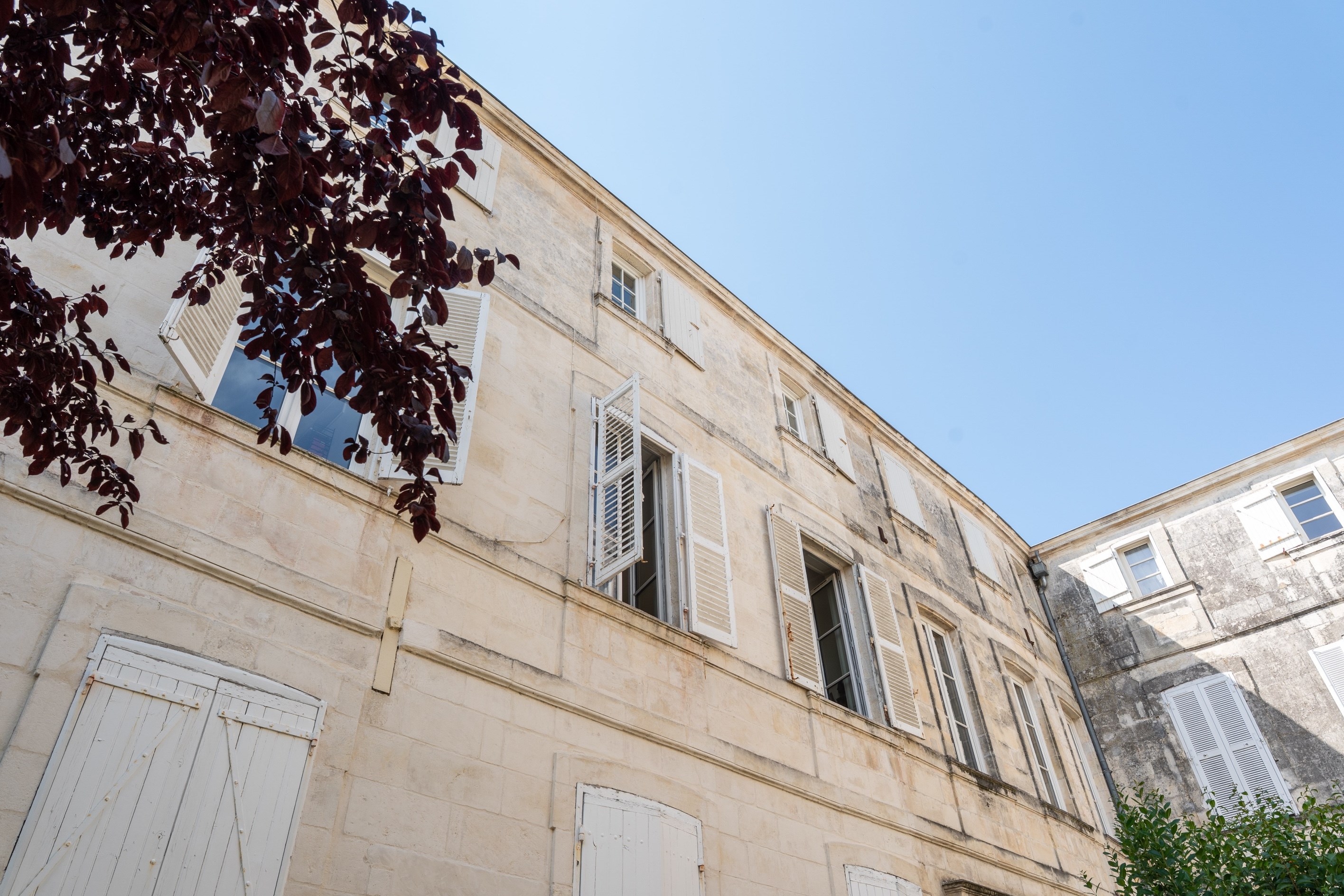  A refined urban retreat, ideally located just steps from the harbour and the ci… - 物件實景