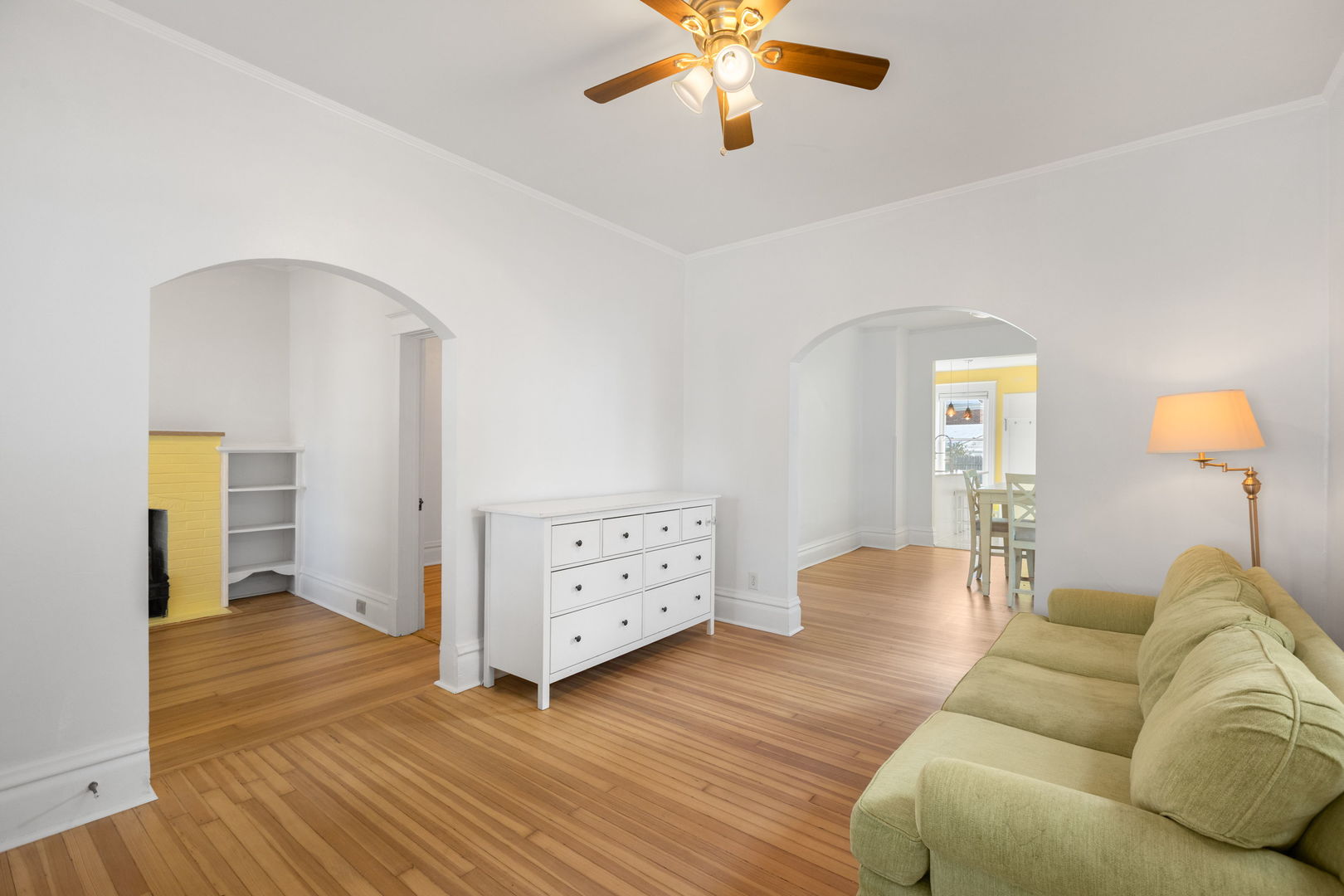 Lake Forest, Illinois, 60045, United States, 3 Bedrooms Bedrooms, ,2 BathroomsBathrooms,Residential,For Sale,1992856