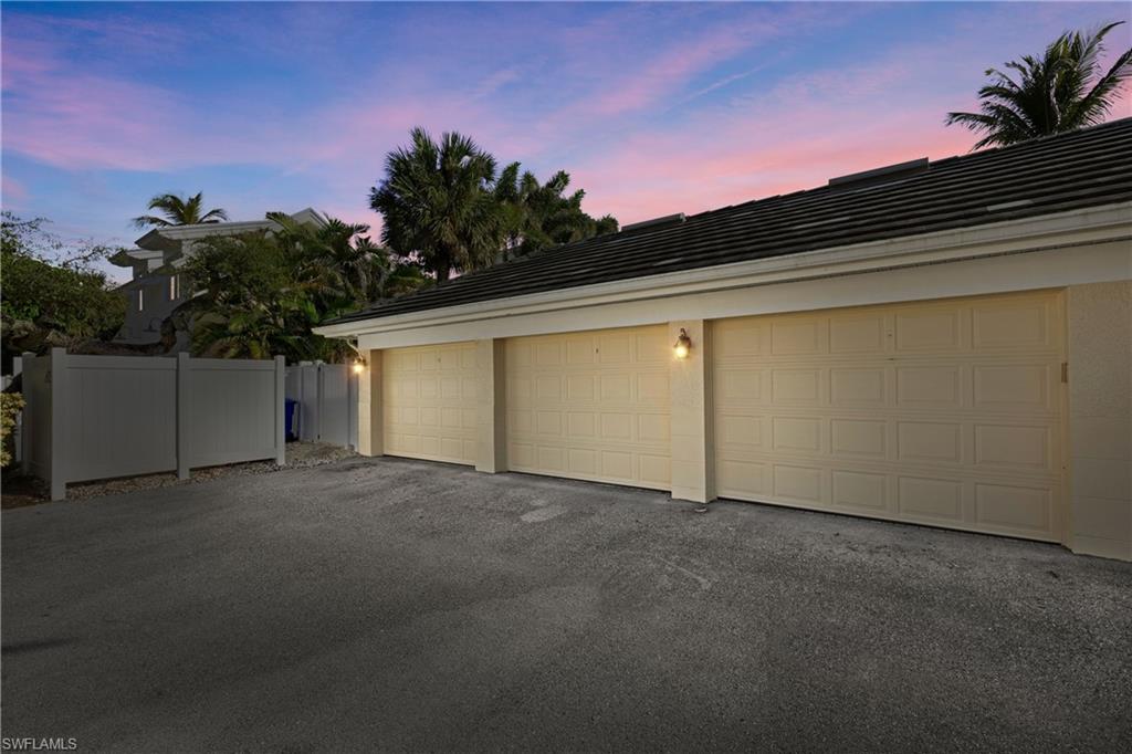 Naples, Florida, 34102, United States, 2 Bedrooms Bedrooms, ,2 BathroomsBathrooms,Residential,For Sale,1987994