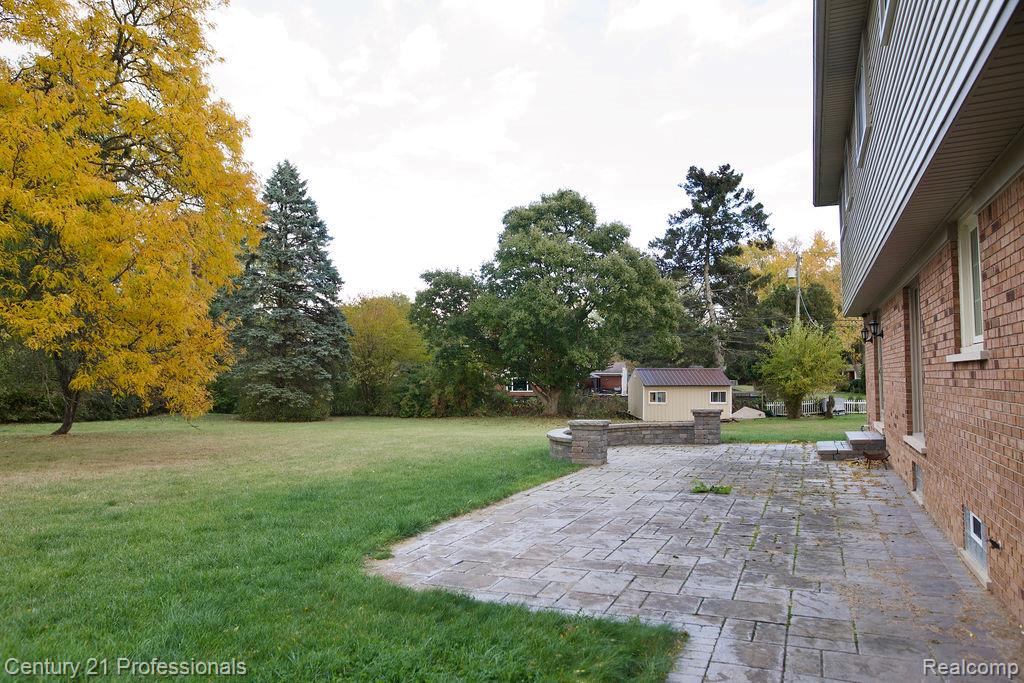 RochesterHills, Michigan, 48309, United States, 4 Bedrooms Bedrooms, ,3 BathroomsBathrooms,Residential,For Sale,1976232