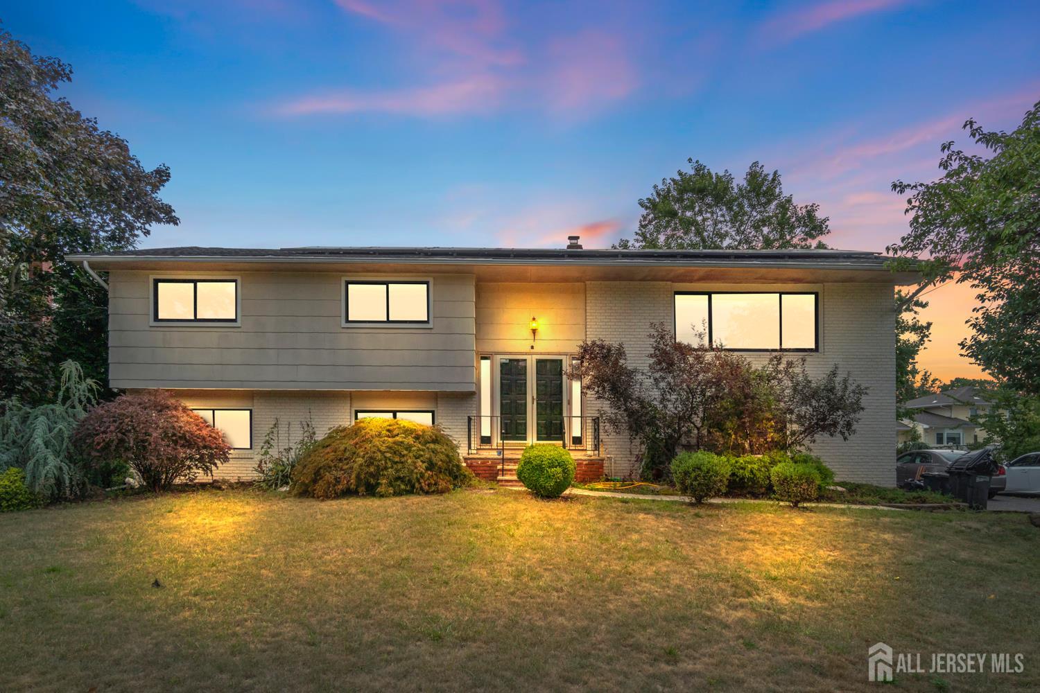 Piscataway, New Jersey, 08854, United States, 5 Bedrooms Bedrooms, ,3 BathroomsBathrooms,Residential,For Sale,1977215