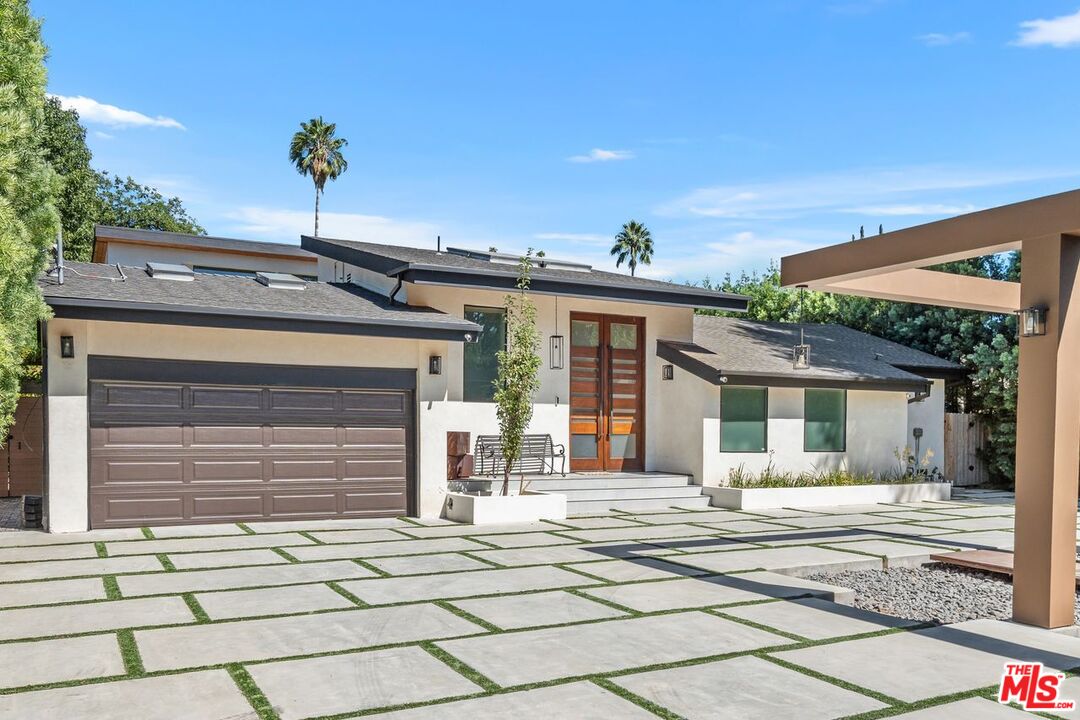 Woodland Hills, California, 91367, United States, 5 Bedrooms Bedrooms, ,3 BathroomsBathrooms,Residential,For Sale,1925987