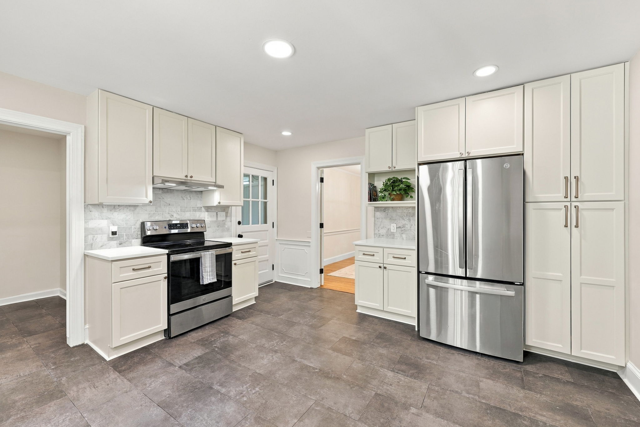  6700 Valley Lake Drive, Raleigh, NC 27612 - 物件實景