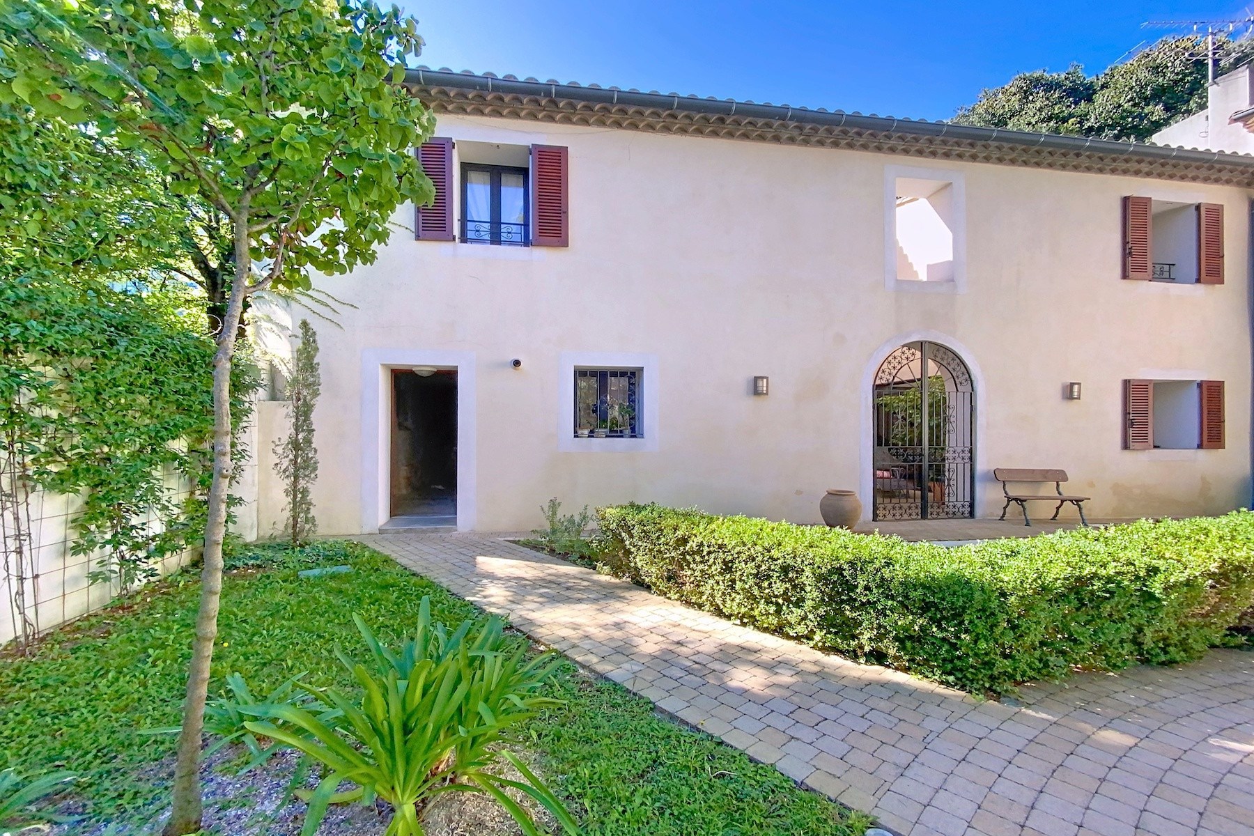  Nimes - Andalusian-Style Mas with Patio and Garden in a Private Park - 物件實景