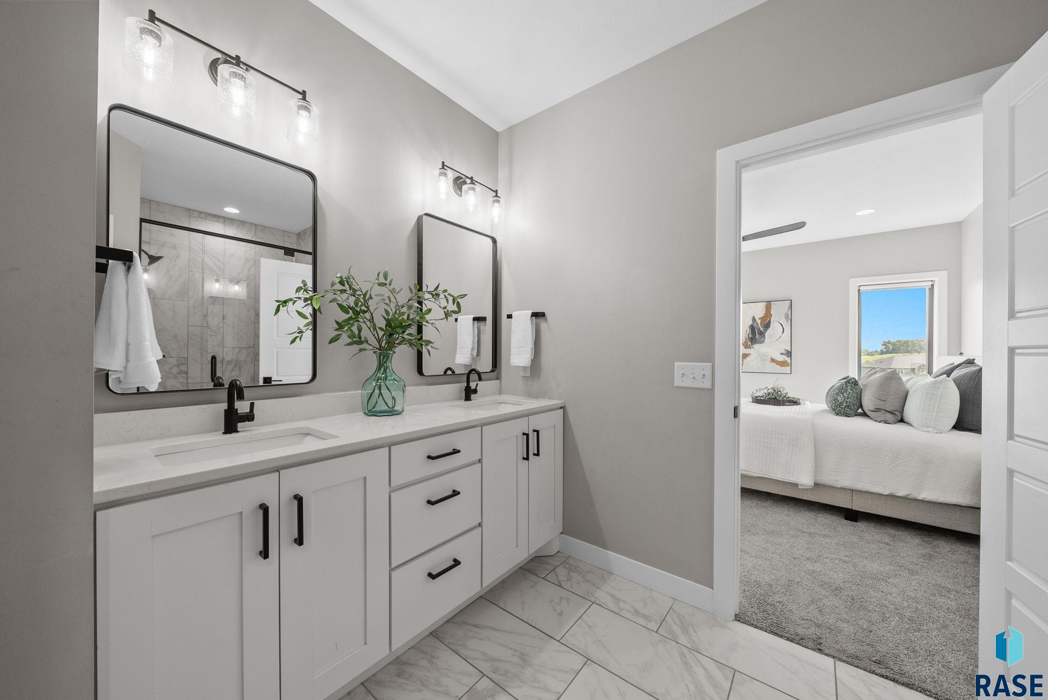 Sioux Falls, South Dakota, 57110, United States, 6 Bedrooms Bedrooms, ,4 BathroomsBathrooms,Residential,For Sale,1892157