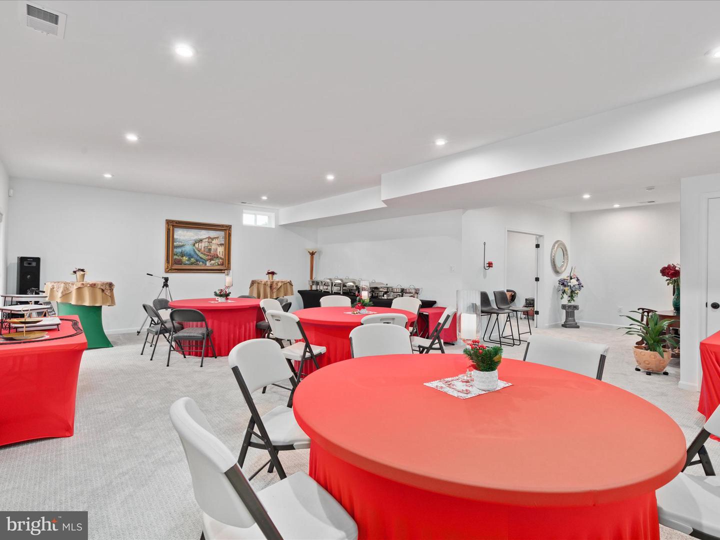 Winchester, Virginia, 22602, United States, 5 Bedrooms Bedrooms, ,5 BathroomsBathrooms,Residential,For Sale,1913787