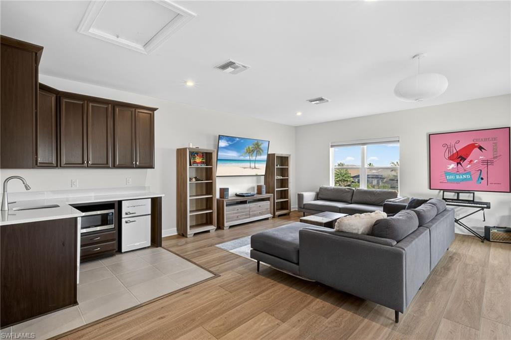 FORT MYERS, Florida, 33913, United States, 4 Bedrooms Bedrooms, ,6 BathroomsBathrooms,Residential,For Sale,2005098