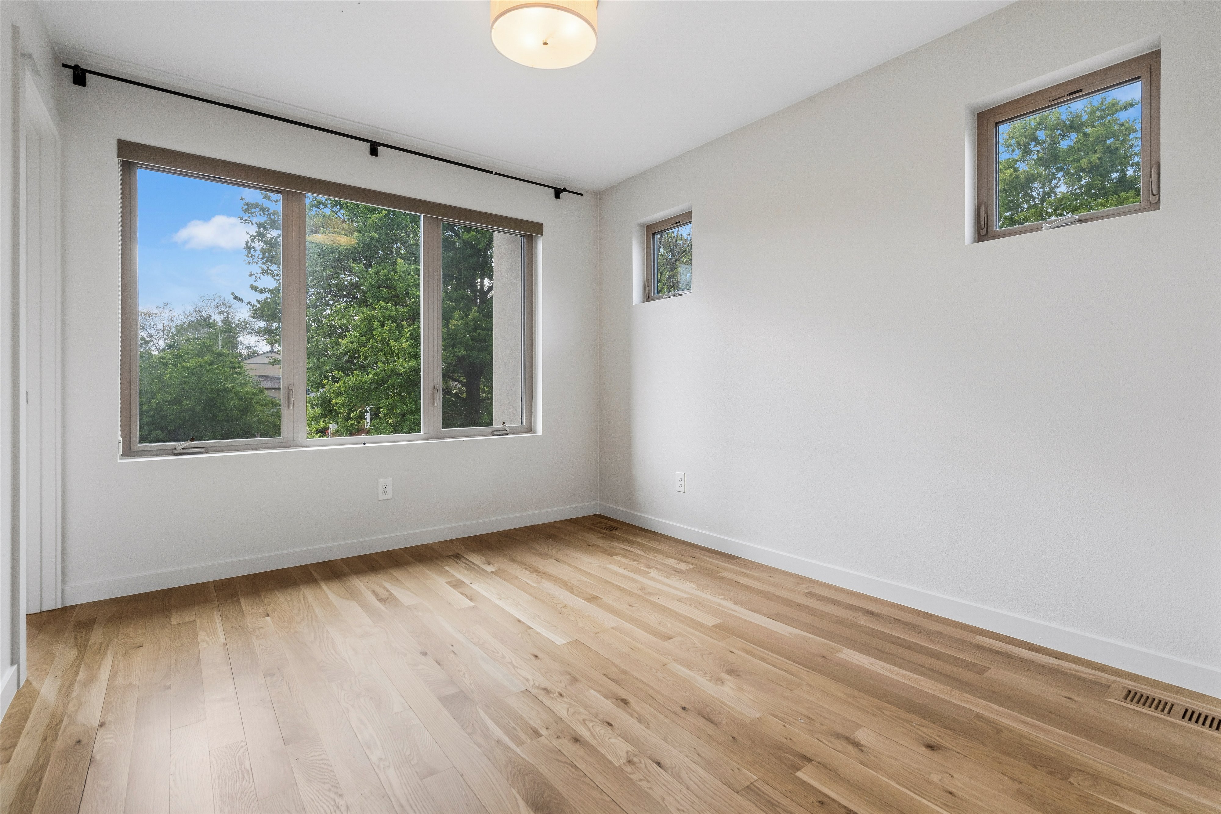  Thoughtfully Designed and Exceptional Quality Duplex - 物件實景