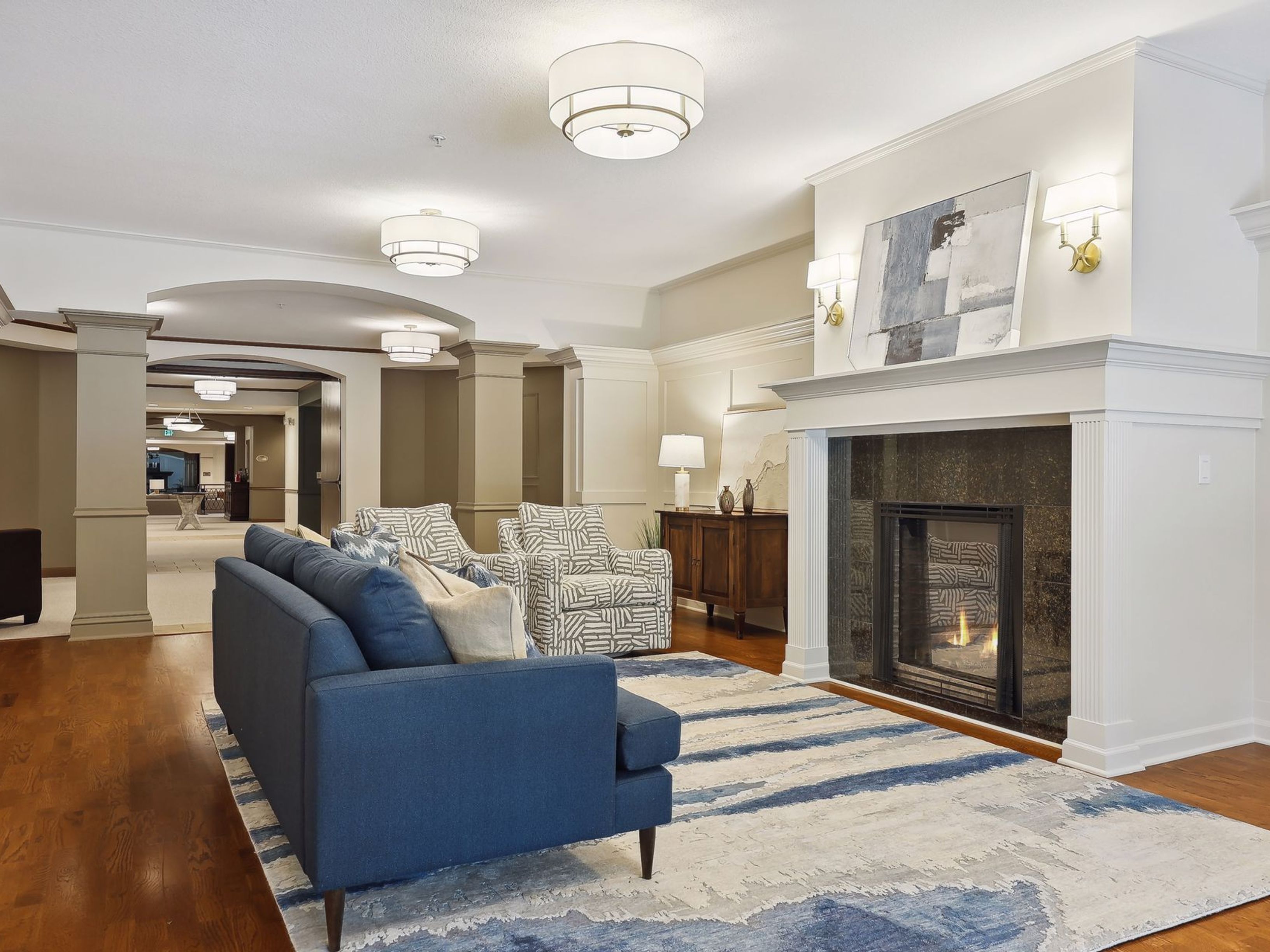 Effortless Luxury Living in Beautifully Updated Condo - 物件實景