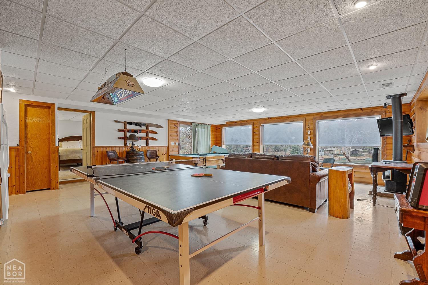 Cherokee Village, Arkansas, 72529, United States, 6 Bedrooms Bedrooms, ,3 BathroomsBathrooms,Residential,For Sale,1983477