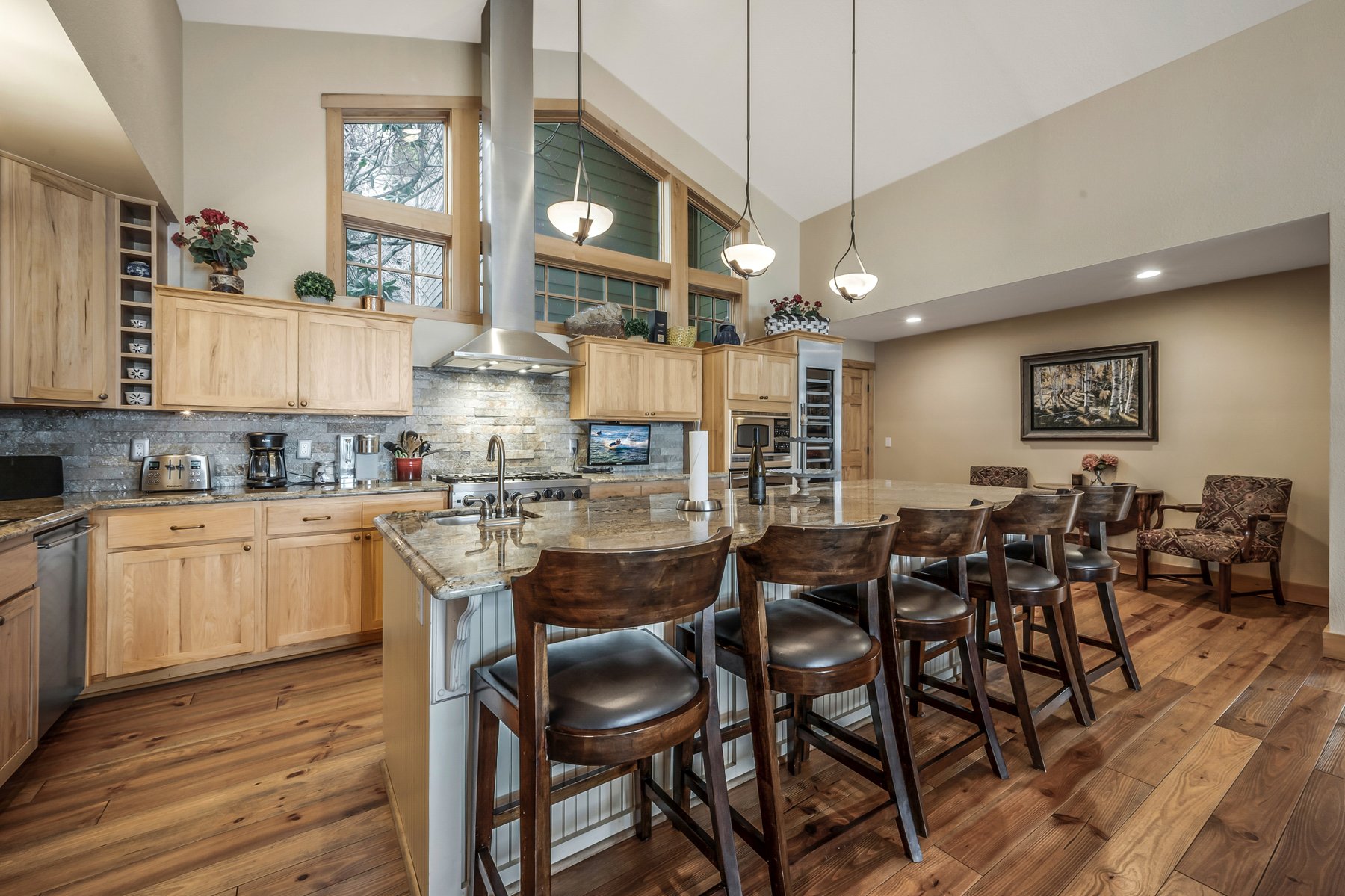 Sagle, Idaho, 83860, United States, 5 Bedrooms Bedrooms, ,6 BathroomsBathrooms,Residential,For Sale,1978919