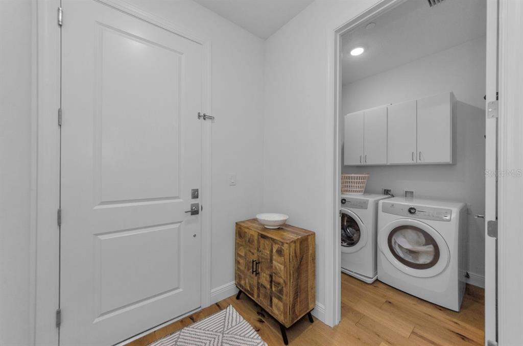 St Petersburg, Florida, 33701, United States, 3 Bedrooms Bedrooms, ,3 BathroomsBathrooms,Residential,For Sale,1885296