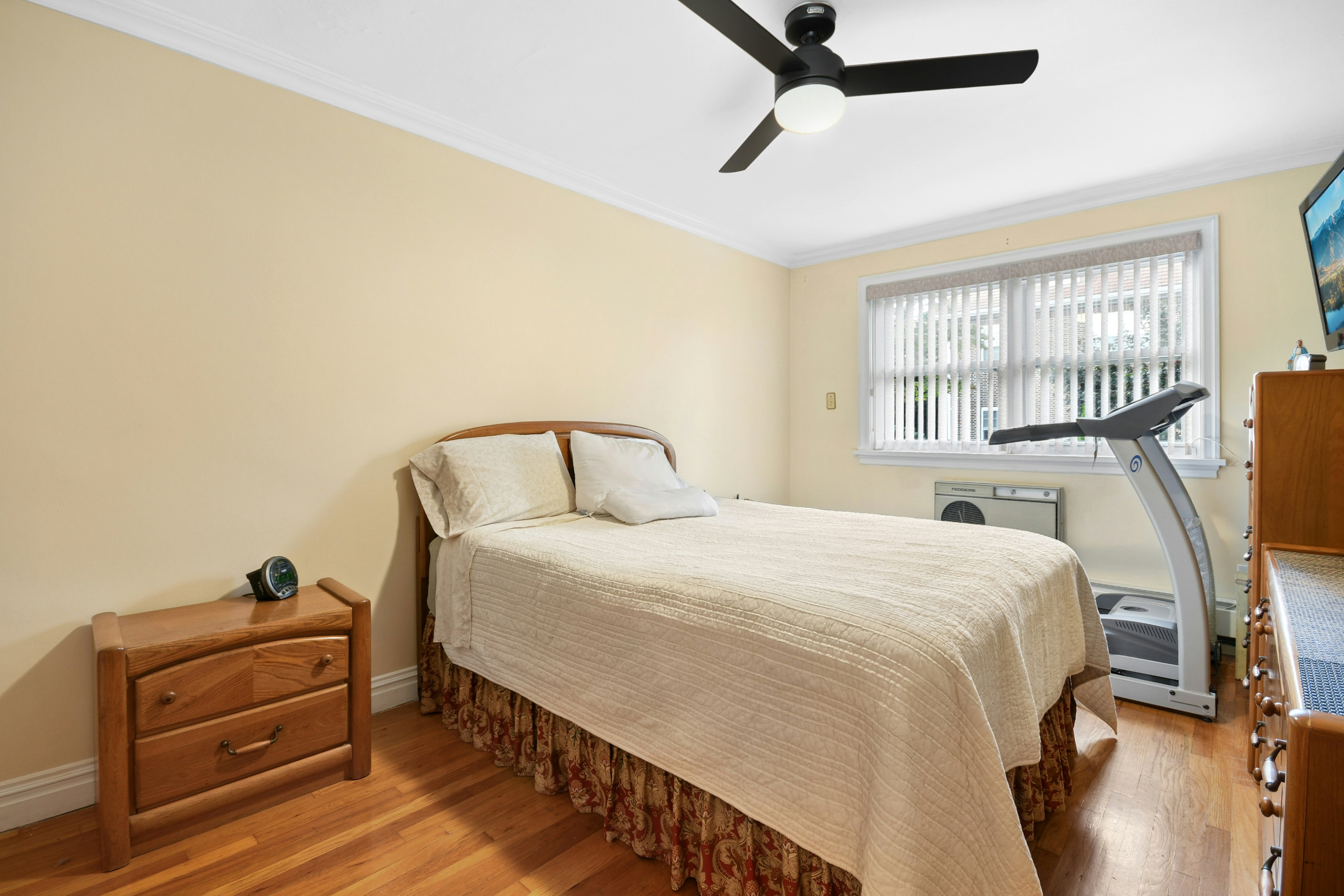  137 E 235th Street, Bronx, NY, 10470 - 物件實景