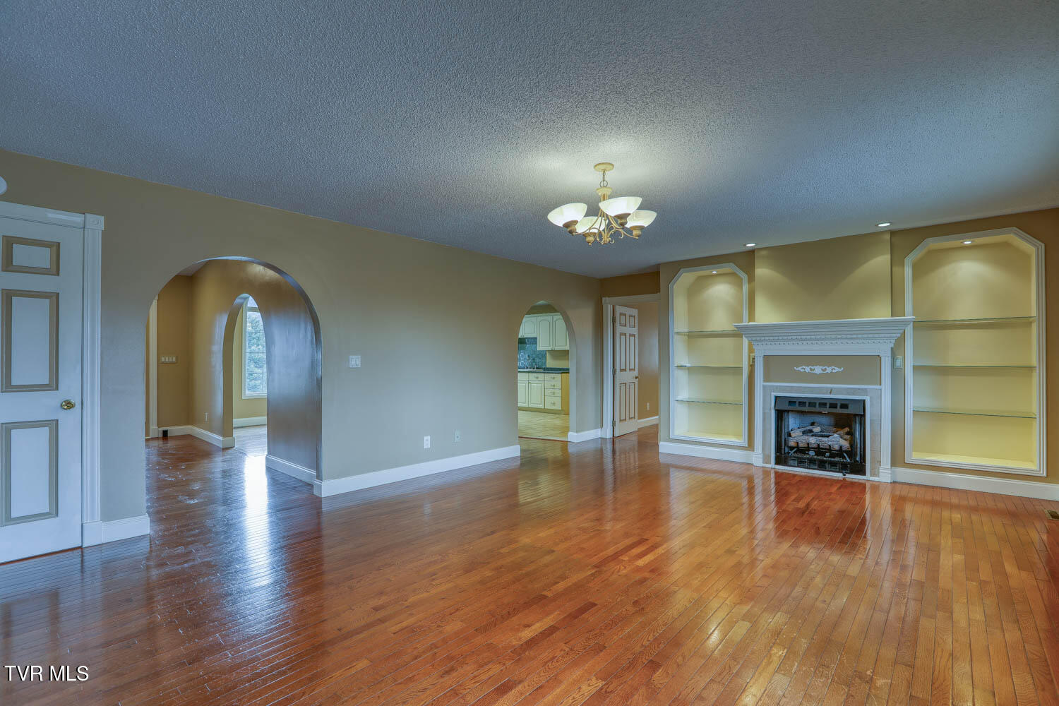 Rogersville, Tennessee, 37857, United States, 4 Bedrooms Bedrooms, ,4 BathroomsBathrooms,Residential,For Sale,2042868