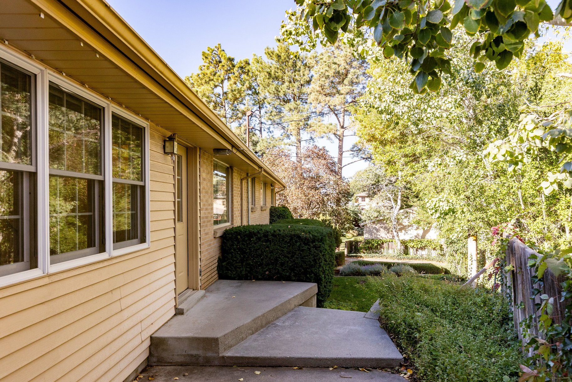  Solid Millcreek Home with Huge Workshop - 物件實景