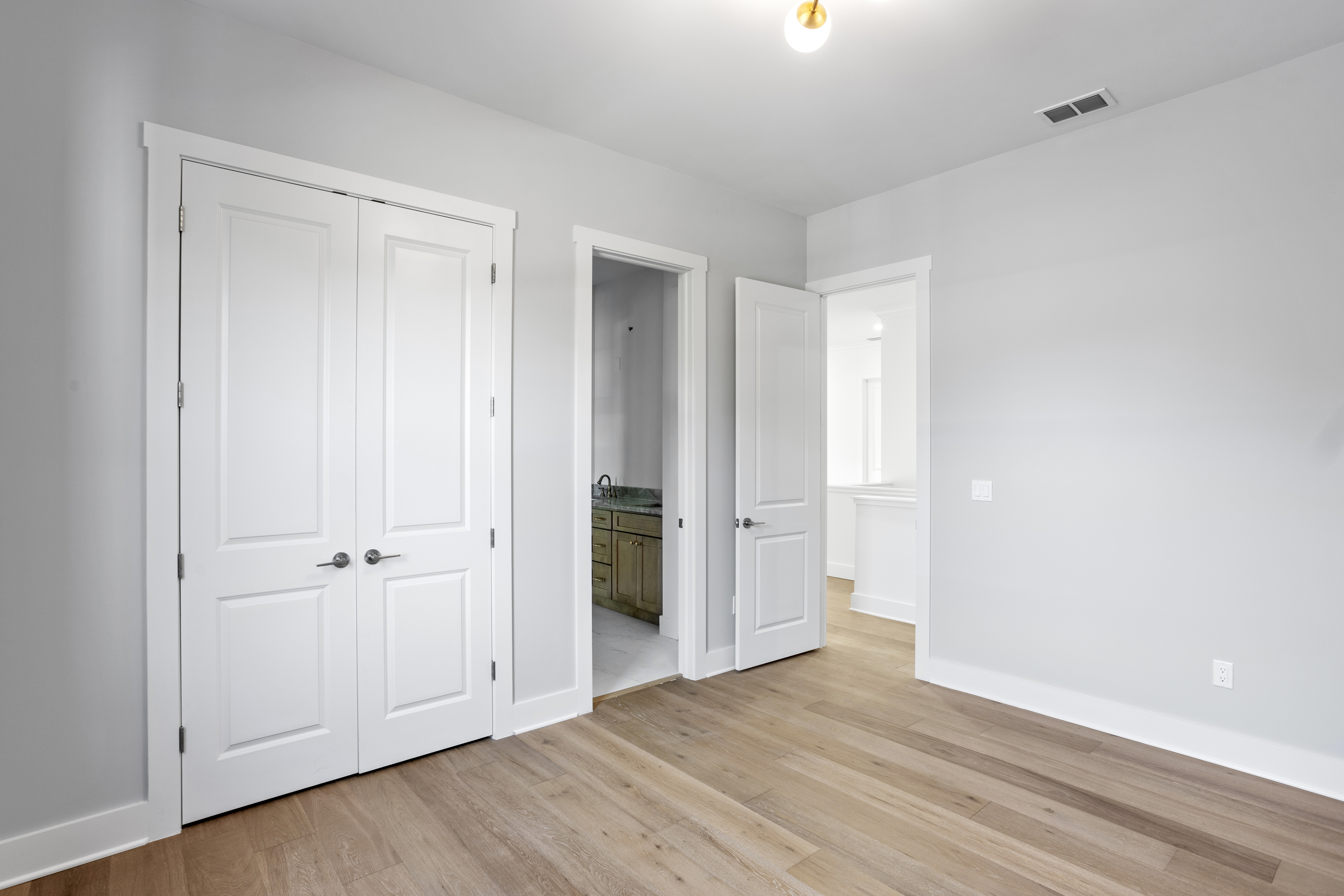 Tampa, Florida, 33611, United States, 4 Bedrooms Bedrooms, ,3 BathroomsBathrooms,Residential,For Sale,1977449