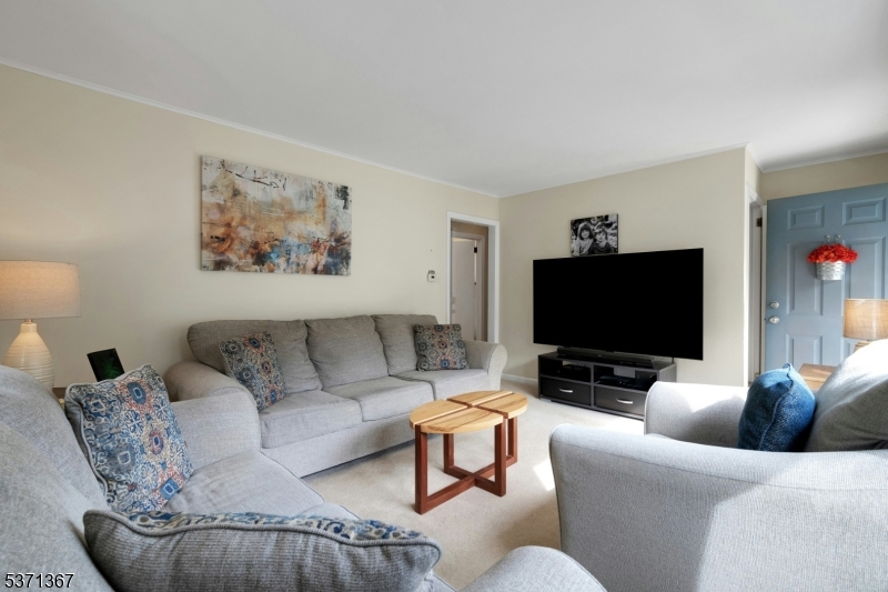 Boonton Twp., New Jersey, 07005, United States, 4 Bedrooms Bedrooms, ,1 BathroomBathrooms,Residential,For Sale,1989252