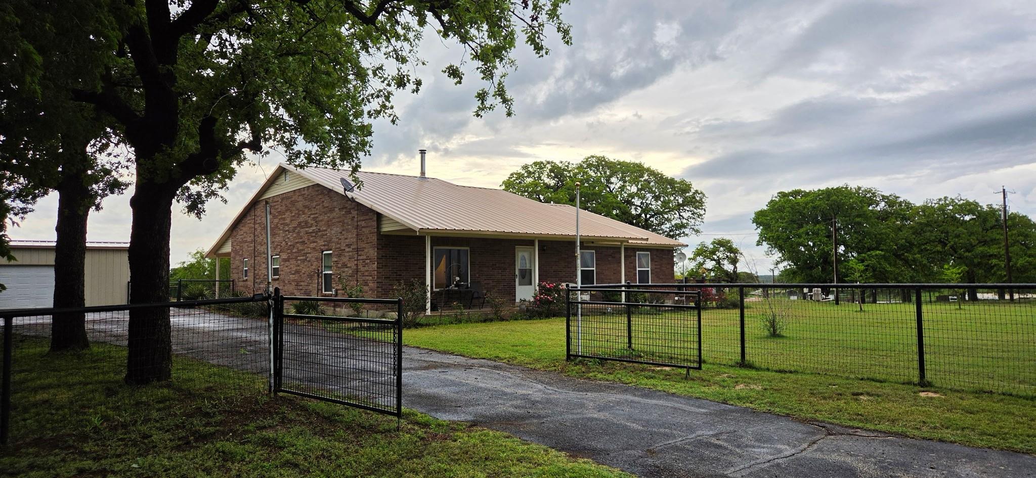 Springtown, Texas, 76082, United States, 3 Bedrooms Bedrooms, ,2 BathroomsBathrooms,Residential,For Sale,2049290