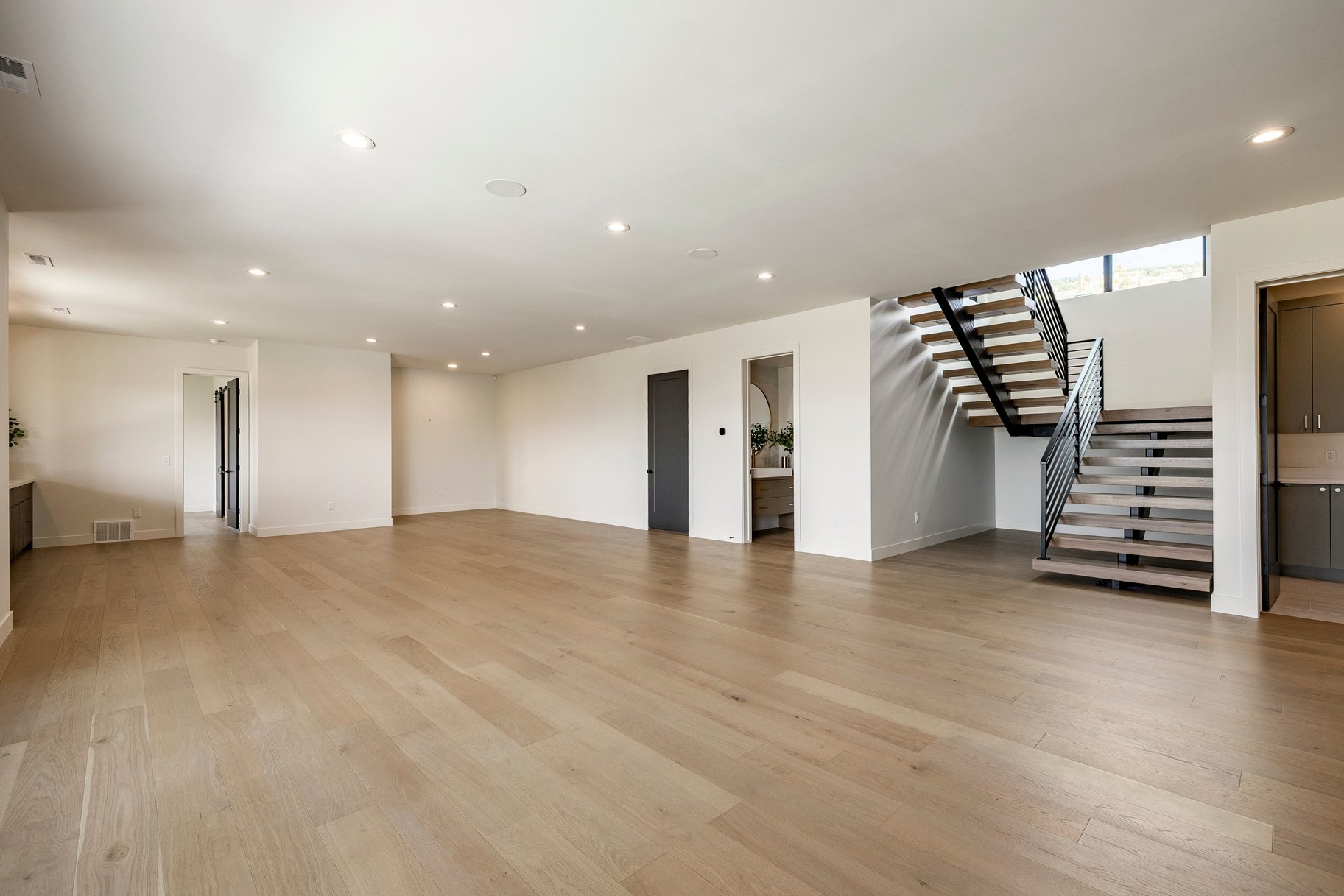  Upgraded Luxury Living with Panoramic Mountain Views - 物件實景