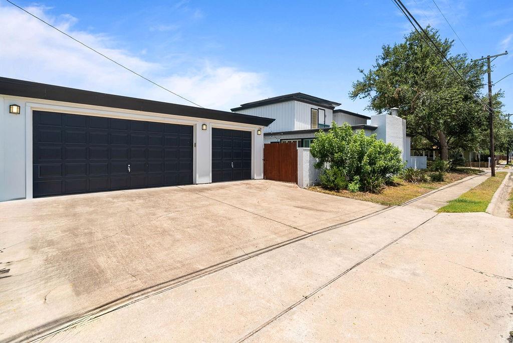 Corpus Christi, Texas, 78404, United States, 3 Bedrooms Bedrooms, ,3 BathroomsBathrooms,Residential,For Sale,1859850