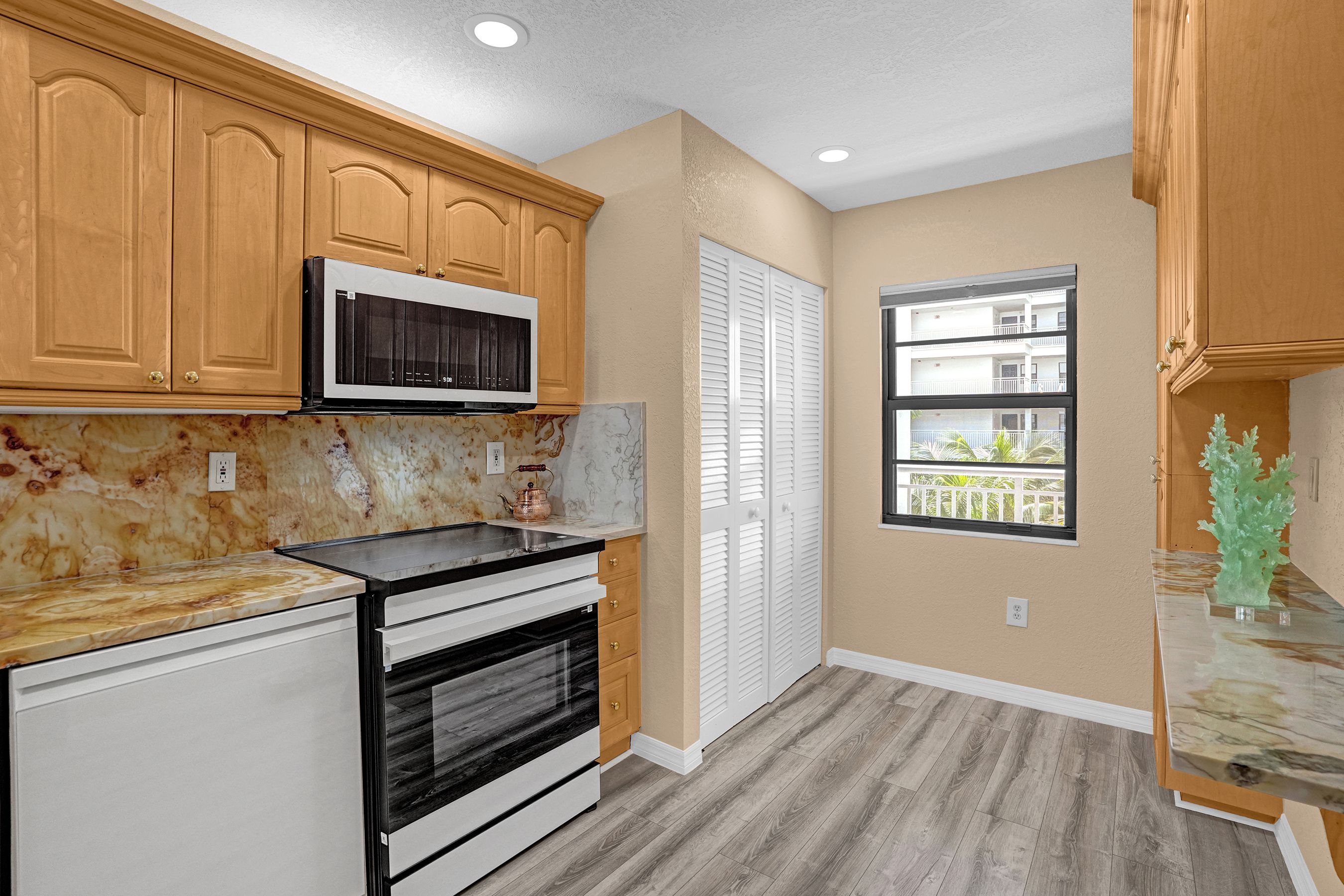  3100 NE 48th Street, Fort Lauderdale, FL, 33308 - 物件實景
