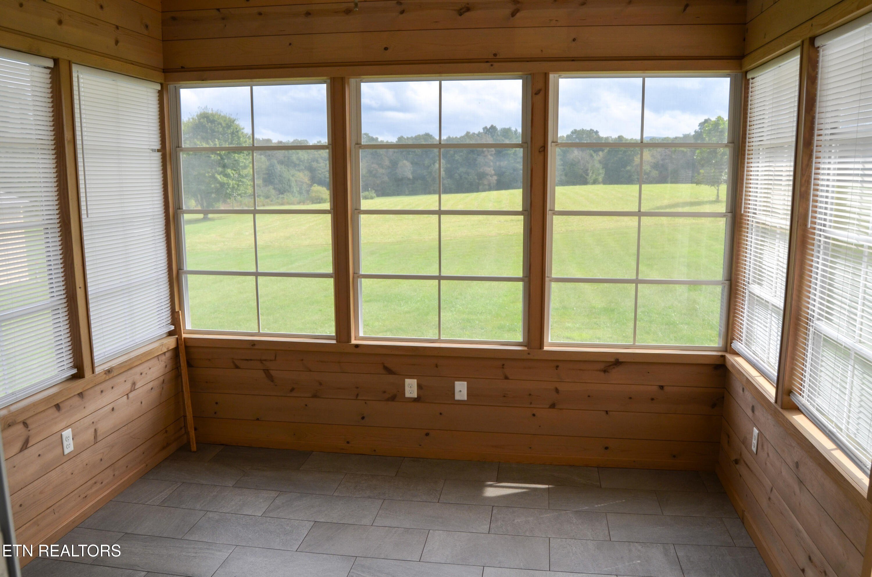 Crossville, Tennessee, 38555, United States, 3 Bedrooms Bedrooms, ,3 BathroomsBathrooms,Residential,For Sale,1978322