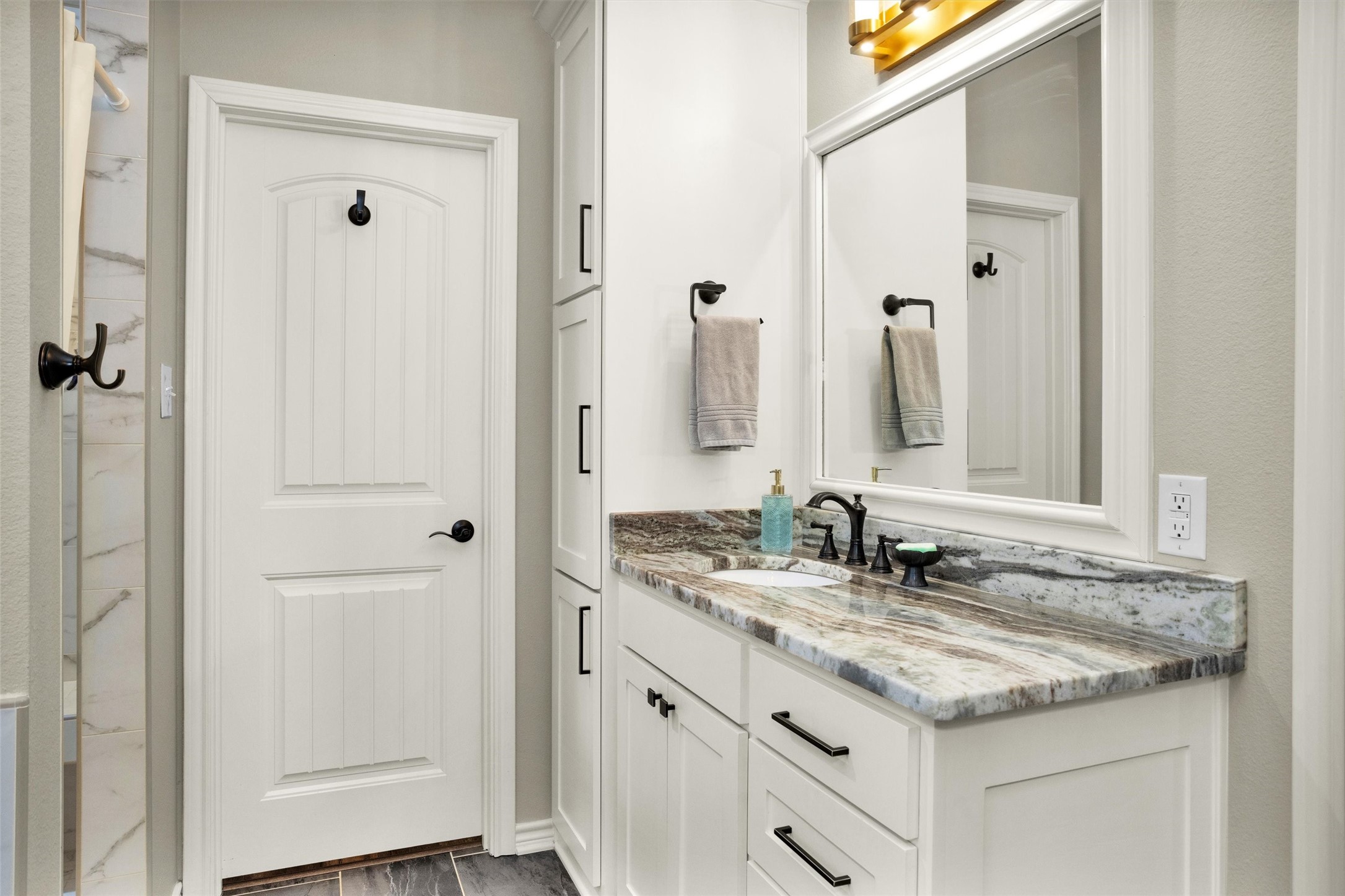 Mount Enterprise, Texas, 75681, United States, ,Residential,For Sale,2001893