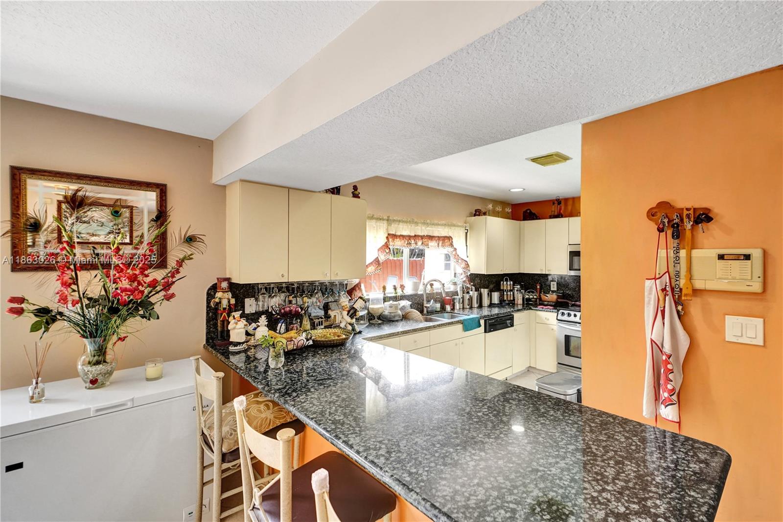 Miami, Florida, 33187, United States, 4 Bedrooms Bedrooms, ,3 BathroomsBathrooms,Residential,For Sale,1926349