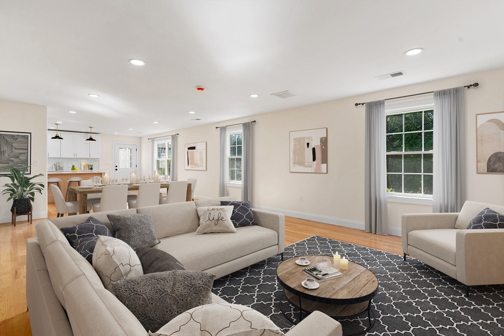 Attleboro, Massachusetts, 02703, United States, 3 Bedrooms Bedrooms, ,3 BathroomsBathrooms,Residential,For Sale,1908600