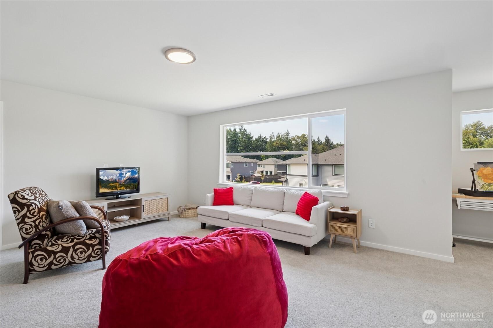 AUBURN, Washington, 98001, United States, 4 Bedrooms Bedrooms, ,4 BathroomsBathrooms,Residential,For Sale,1896068
