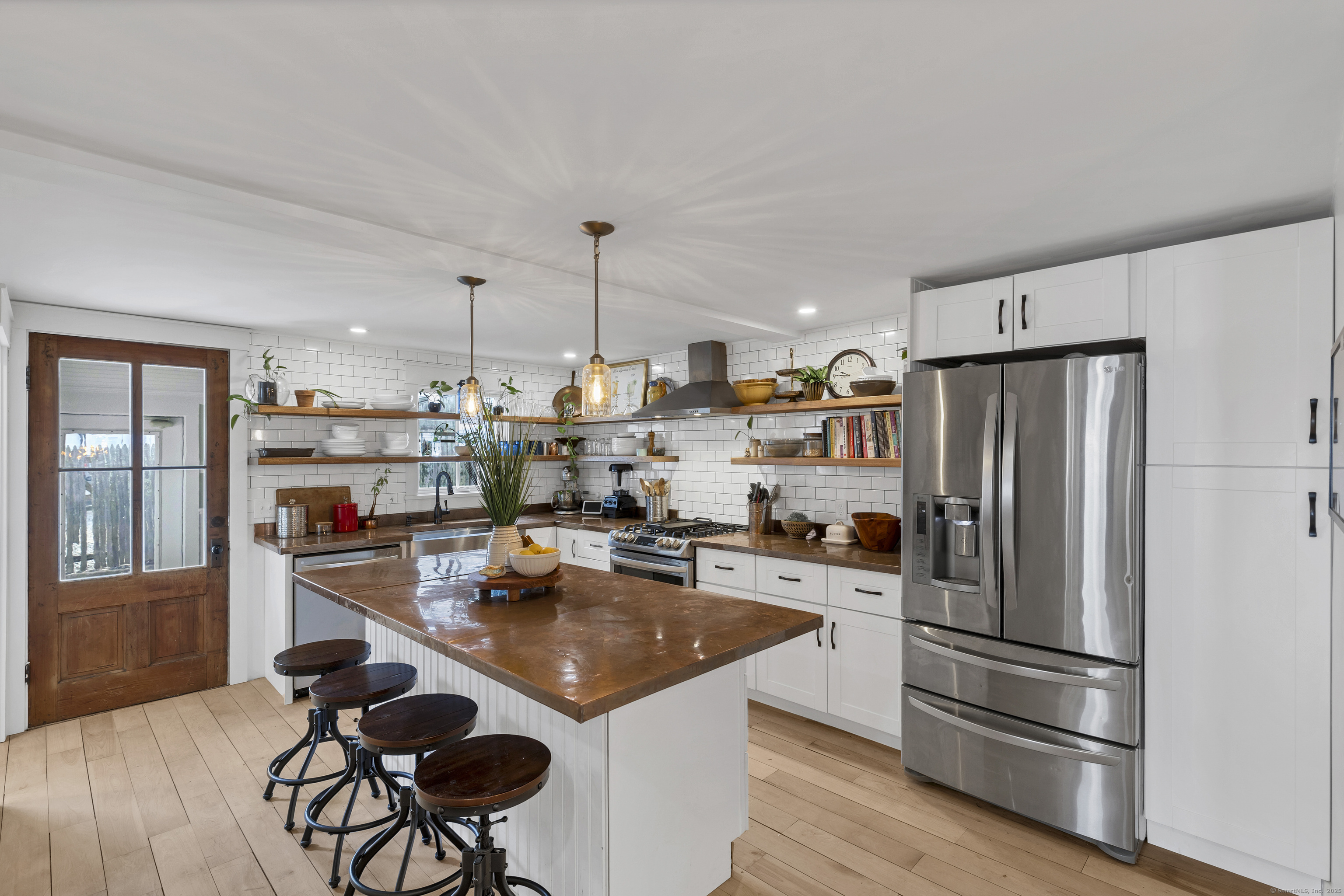 Groton, Connecticut, 06340, United States, 3 Bedrooms Bedrooms, ,2 BathroomsBathrooms,Residential,For Sale,1928735