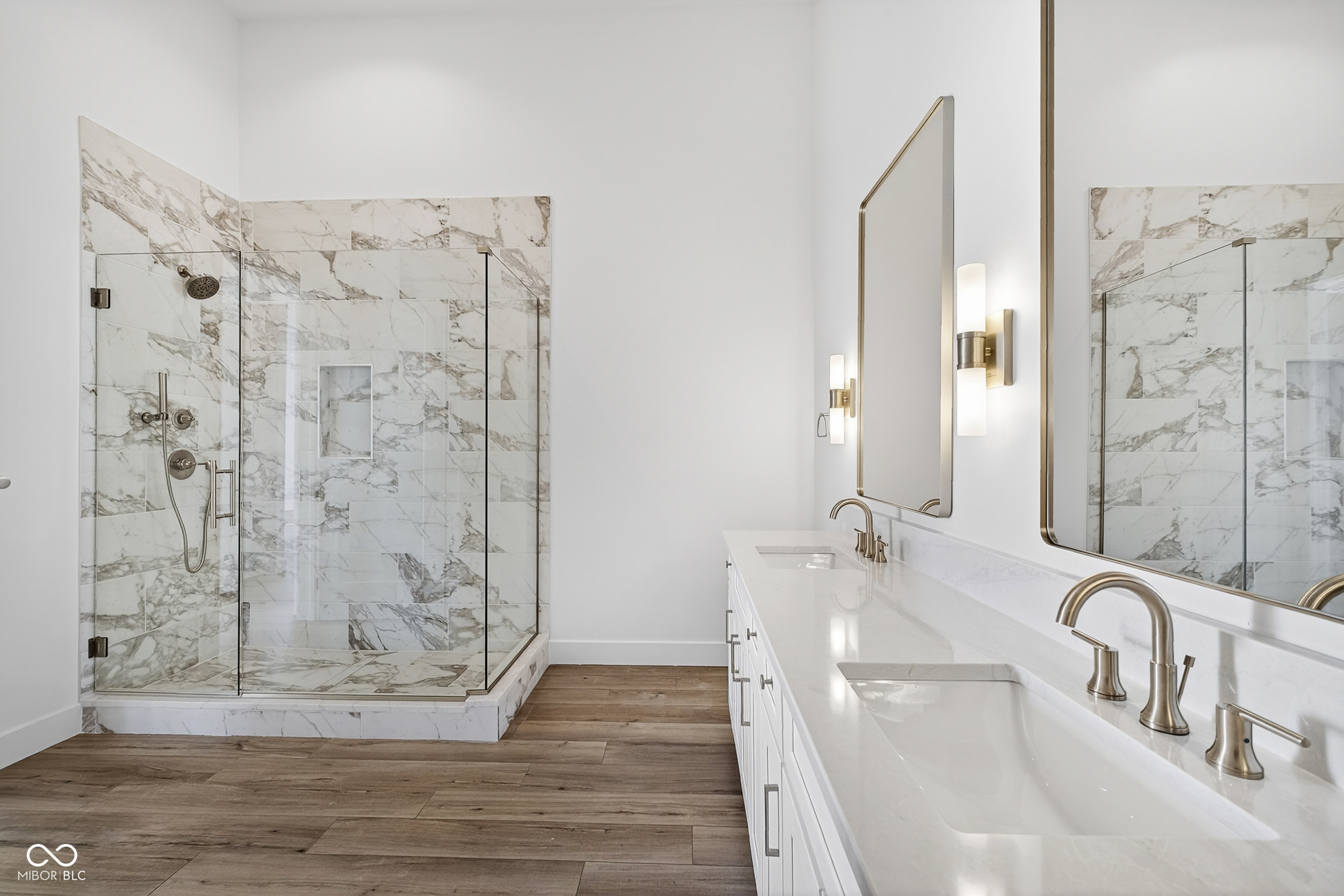 Carmel, Indiana, 46032, United States, 2 Bedrooms Bedrooms, ,3 BathroomsBathrooms,Residential,For Sale,1982806