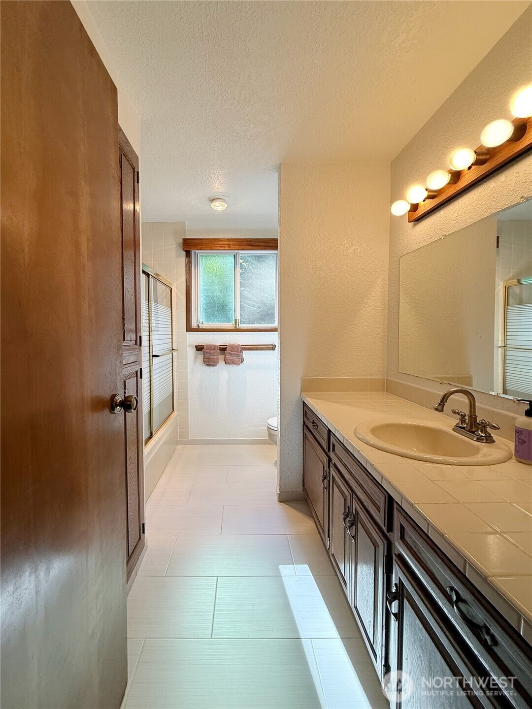Edmonds, Washington, 98026, United States, 4 Bedrooms Bedrooms, ,2 BathroomsBathrooms,Residential,For Sale,1923504