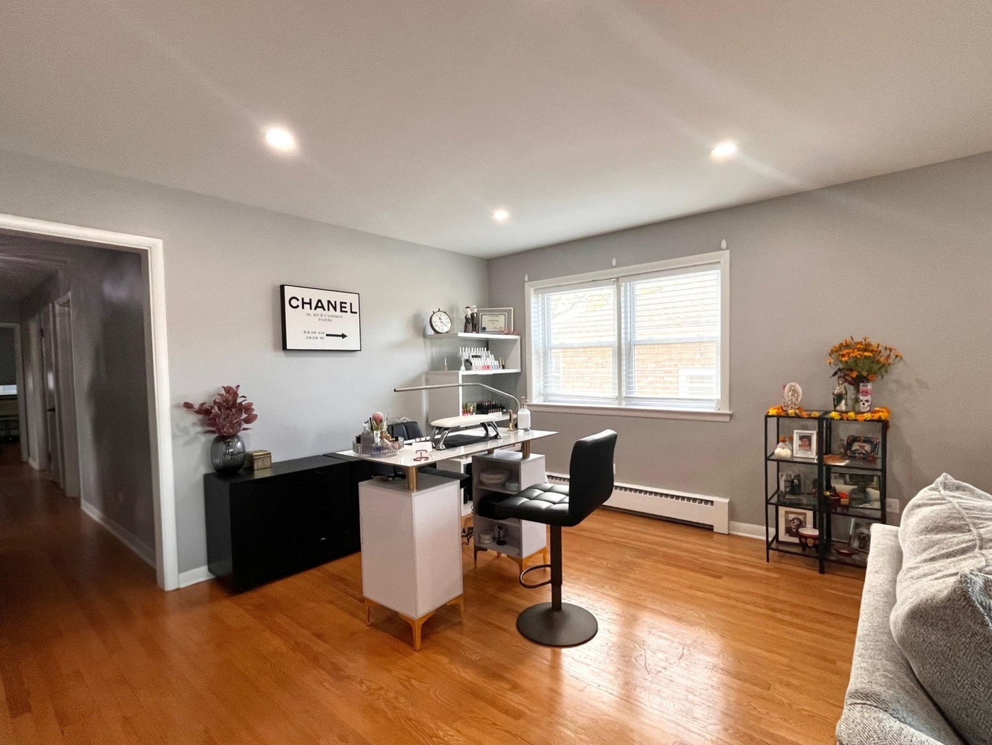 Niles, Illinois, 60714, United States, 5 Bedrooms Bedrooms, ,Residential,For Sale,1990948