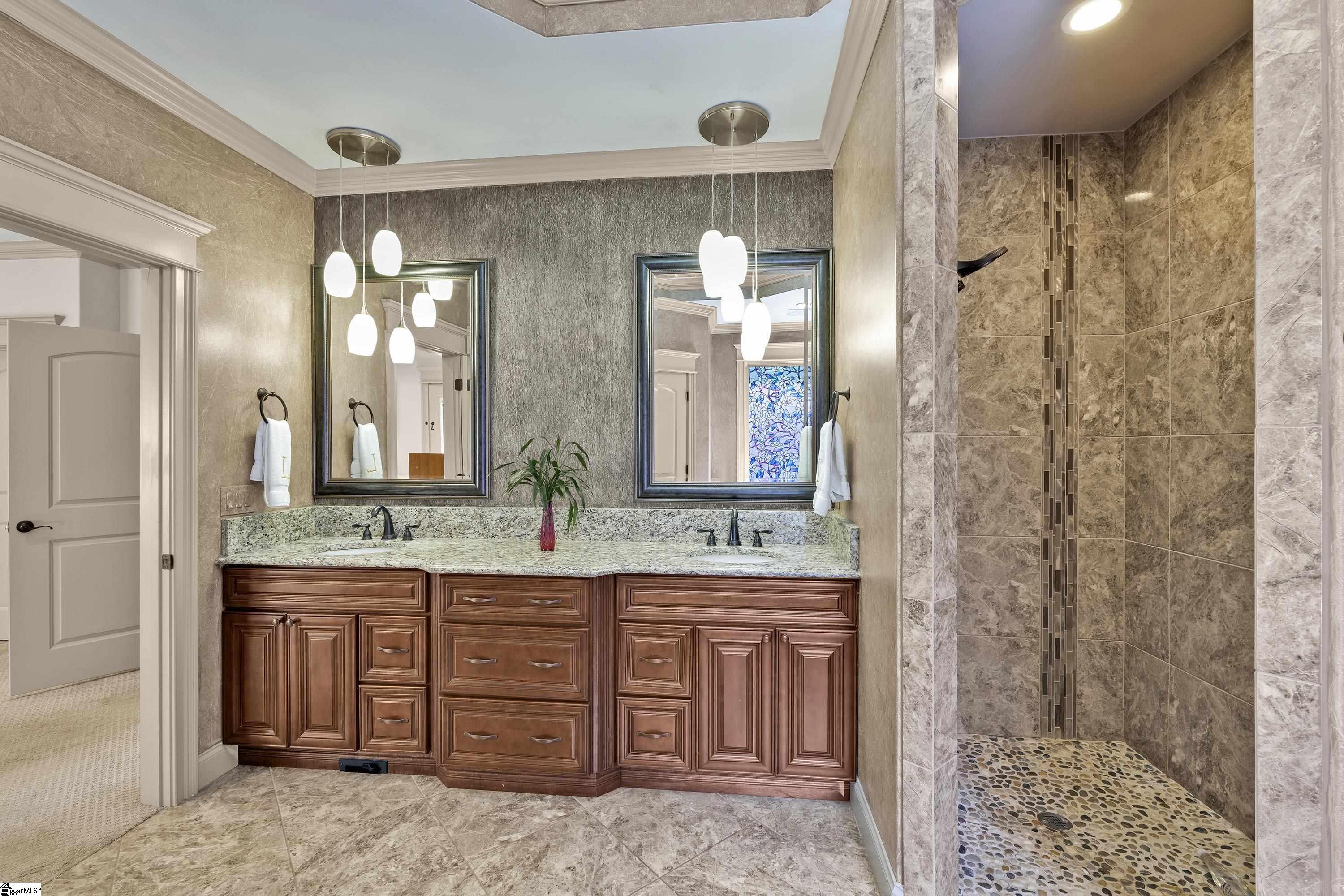 Inman, South Carolina, 29349, United States, 4 Bedrooms Bedrooms, ,4 BathroomsBathrooms,Residential,For Sale,1885361