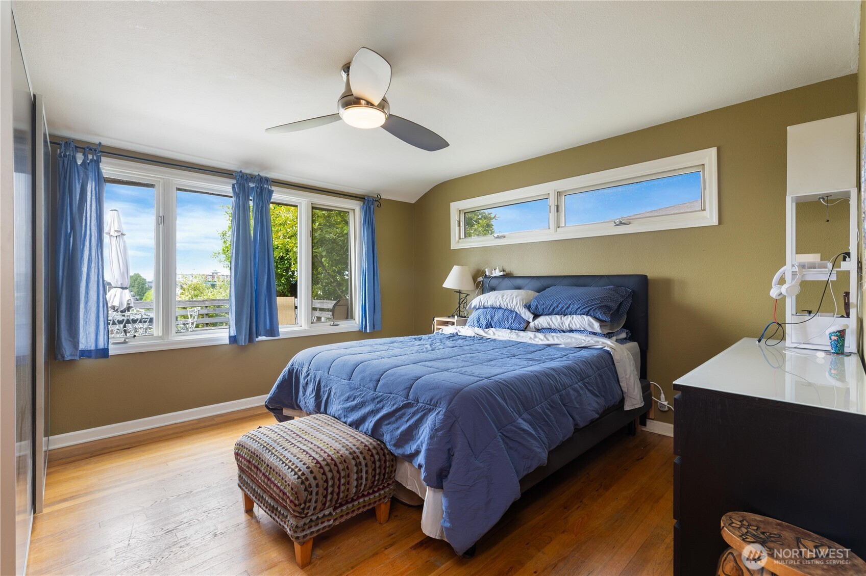 Seattle, Washington, 98126, United States, 4 Bedrooms Bedrooms, ,1 BathroomBathrooms,Residential,For Sale,1810627