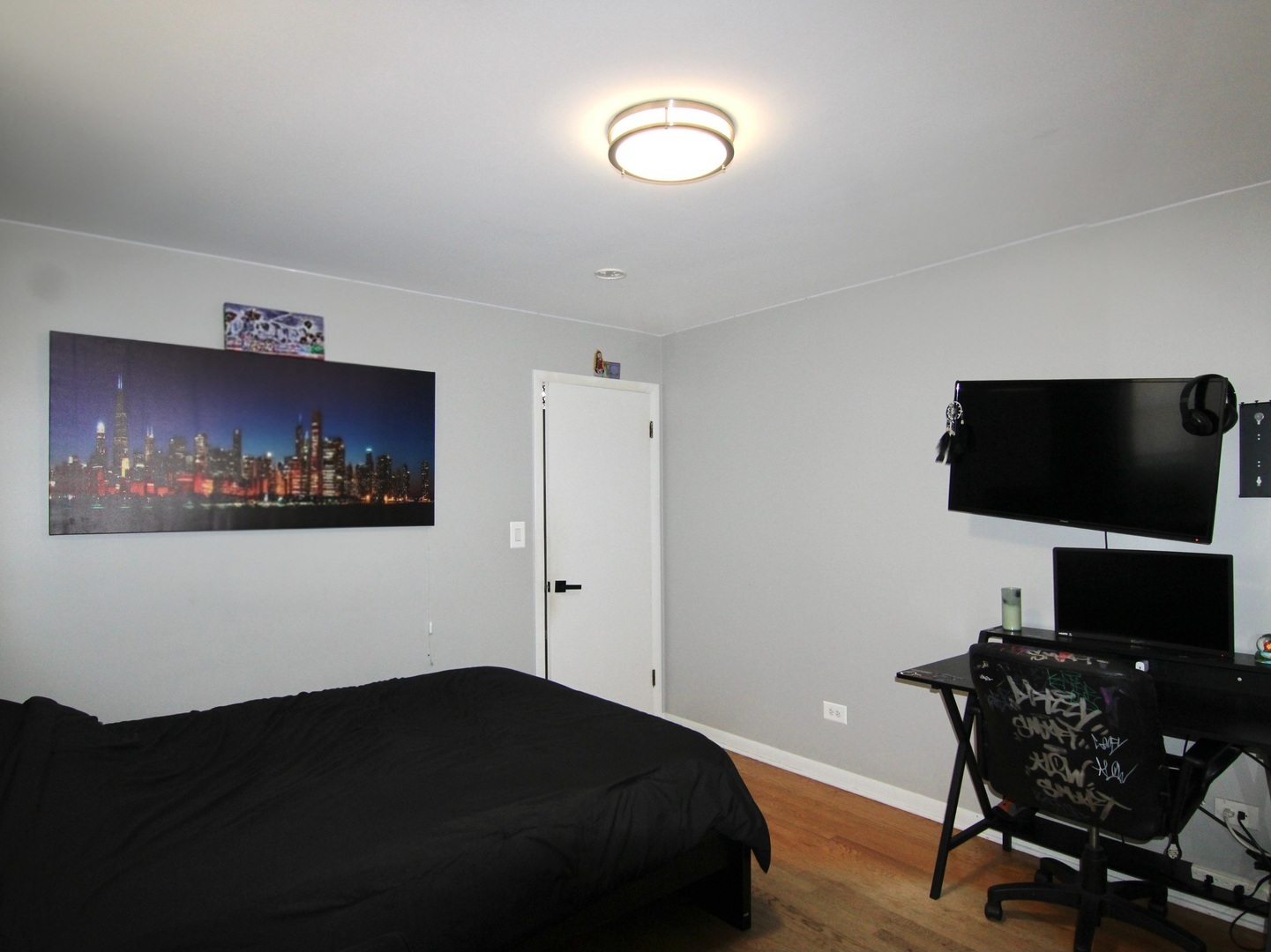 Niles, Illinois, 60714, United States, 5 Bedrooms Bedrooms, ,Residential,For Sale,1990948