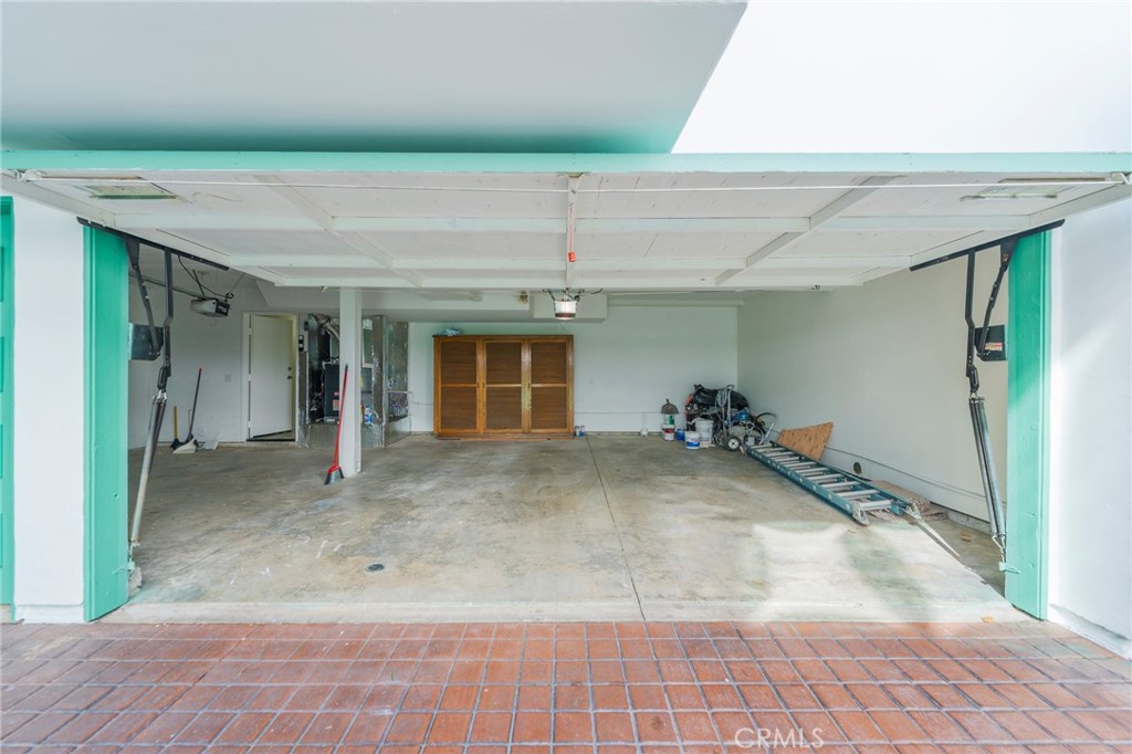 Huntington Beach, California, 92648, United States, 4 Bedrooms Bedrooms, ,3 BathroomsBathrooms,Residential,For Sale,1989716