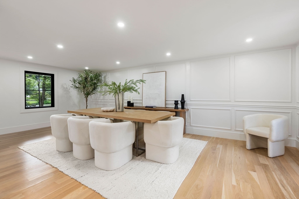 Hopkinton, Massachusetts, 01748, United States, 5 Bedrooms Bedrooms, ,4 BathroomsBathrooms,Residential,For Sale,1947956