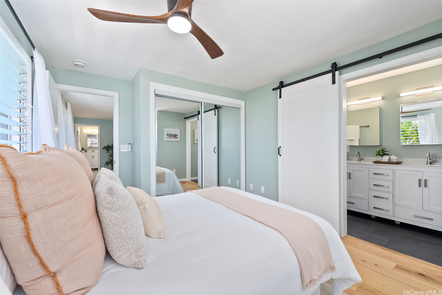 Kailua, Hawaii, 96734, United States, 6 Bedrooms Bedrooms, ,5 BathroomsBathrooms,Residential,For Sale,1993240