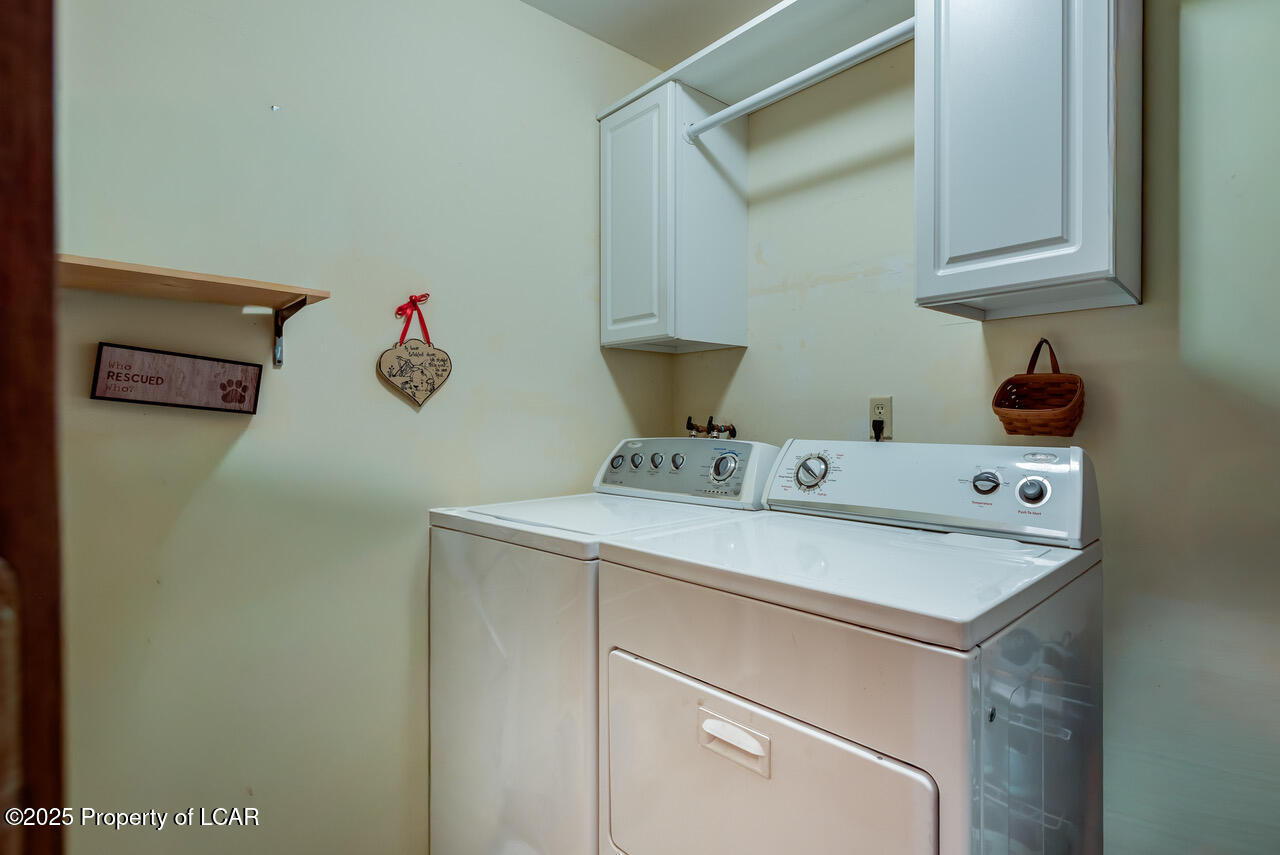 Dallas, Pennsylvania, 18612, United States, 5 Bedrooms Bedrooms, ,3 BathroomsBathrooms,Residential,For Sale,2006135