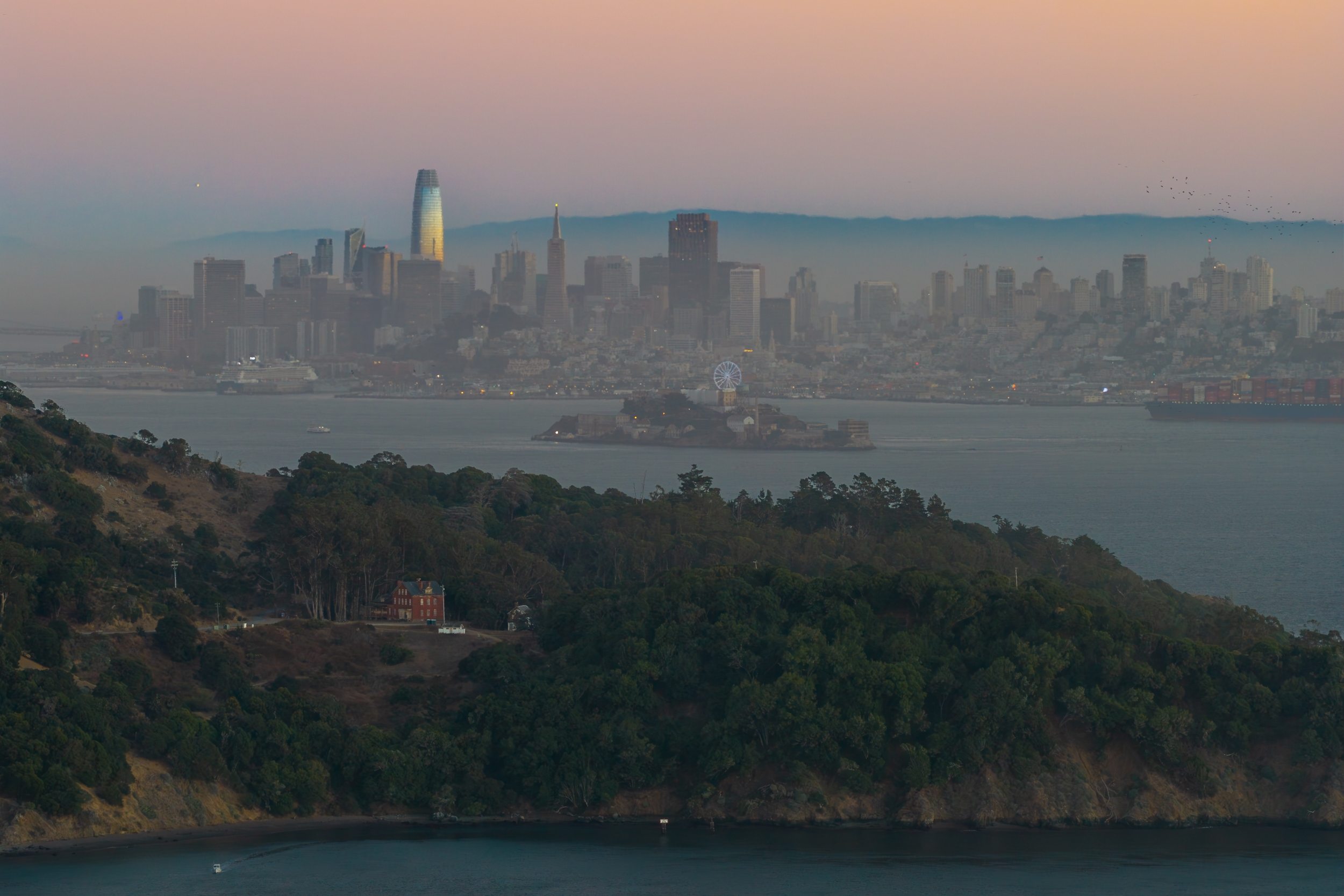  East Coast-Inspired Estate with Sweeping City, Bridge and Mount Tam Views - 物件實景
