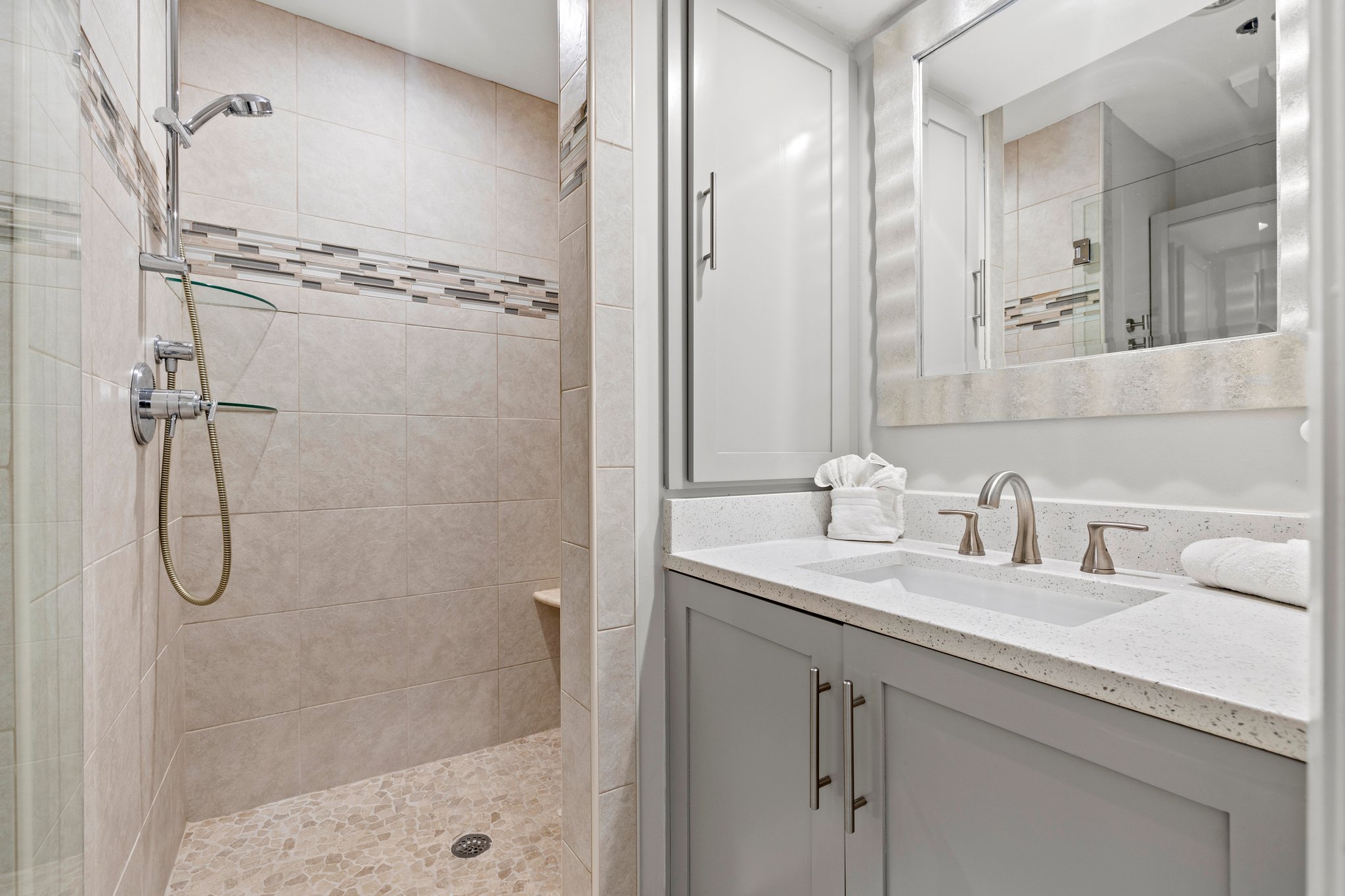 Longboat Key, Florida, 34228, United States, 2 Bedrooms Bedrooms, ,2 BathroomsBathrooms,Residential,For Sale,1851438