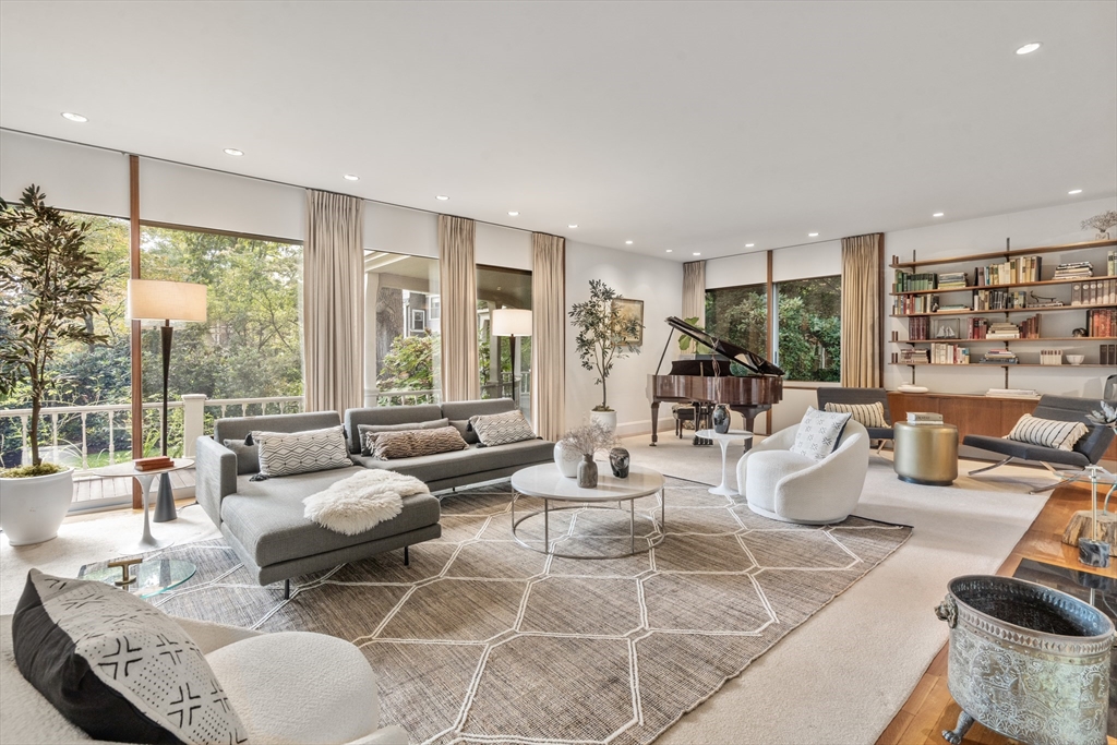 Cambridge, Massachusetts, 02138, United States, 6 Bedrooms Bedrooms, ,4 BathroomsBathrooms,Residential,For Sale,1957179