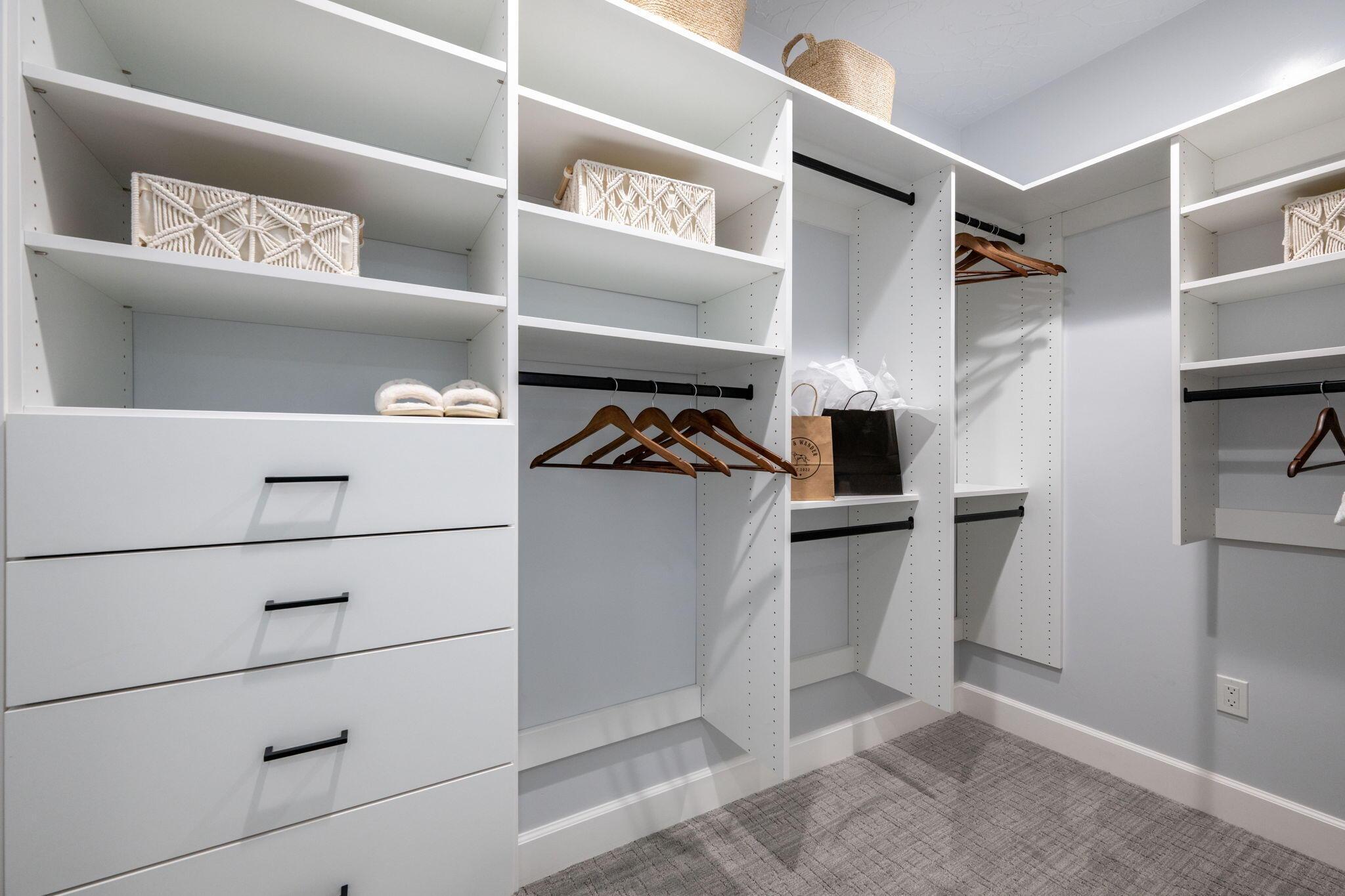 Toquerville, Utah, 84774, United States, 6 Bedrooms Bedrooms, ,8 BathroomsBathrooms,Residential,For Sale,2007436