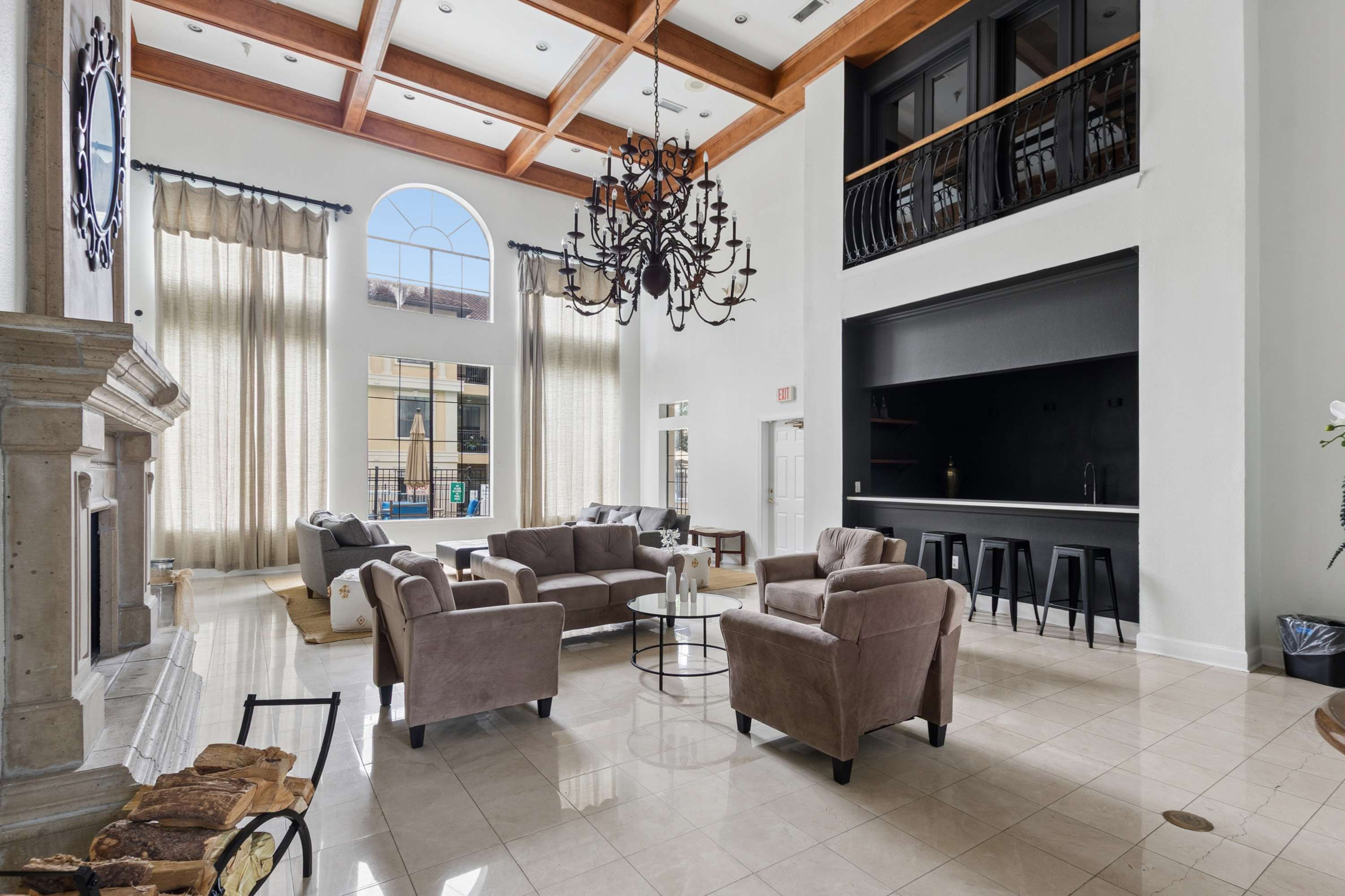  Renovated Condo Combines Comfort, Privacy and Intown Convenience - 物件實景