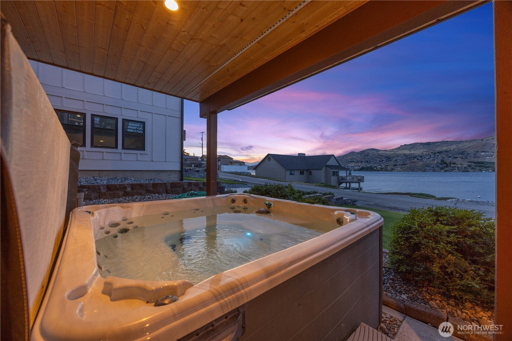 Chelan, Washington, 98816, United States, 5 Bedrooms Bedrooms, ,3 BathroomsBathrooms,Residential,For Sale,1896644